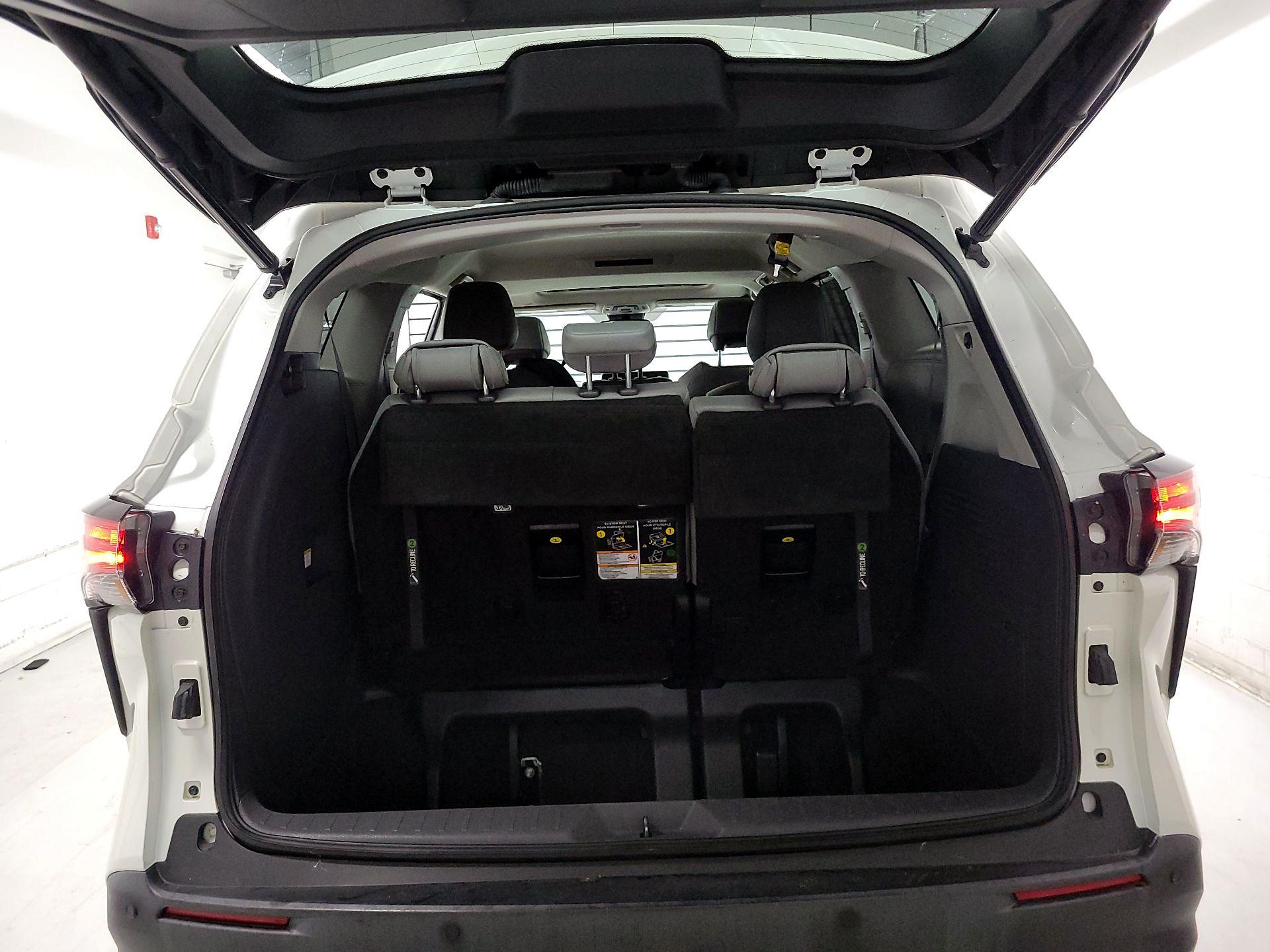 Thumbnail: 2021 Toyota Sienna - 20