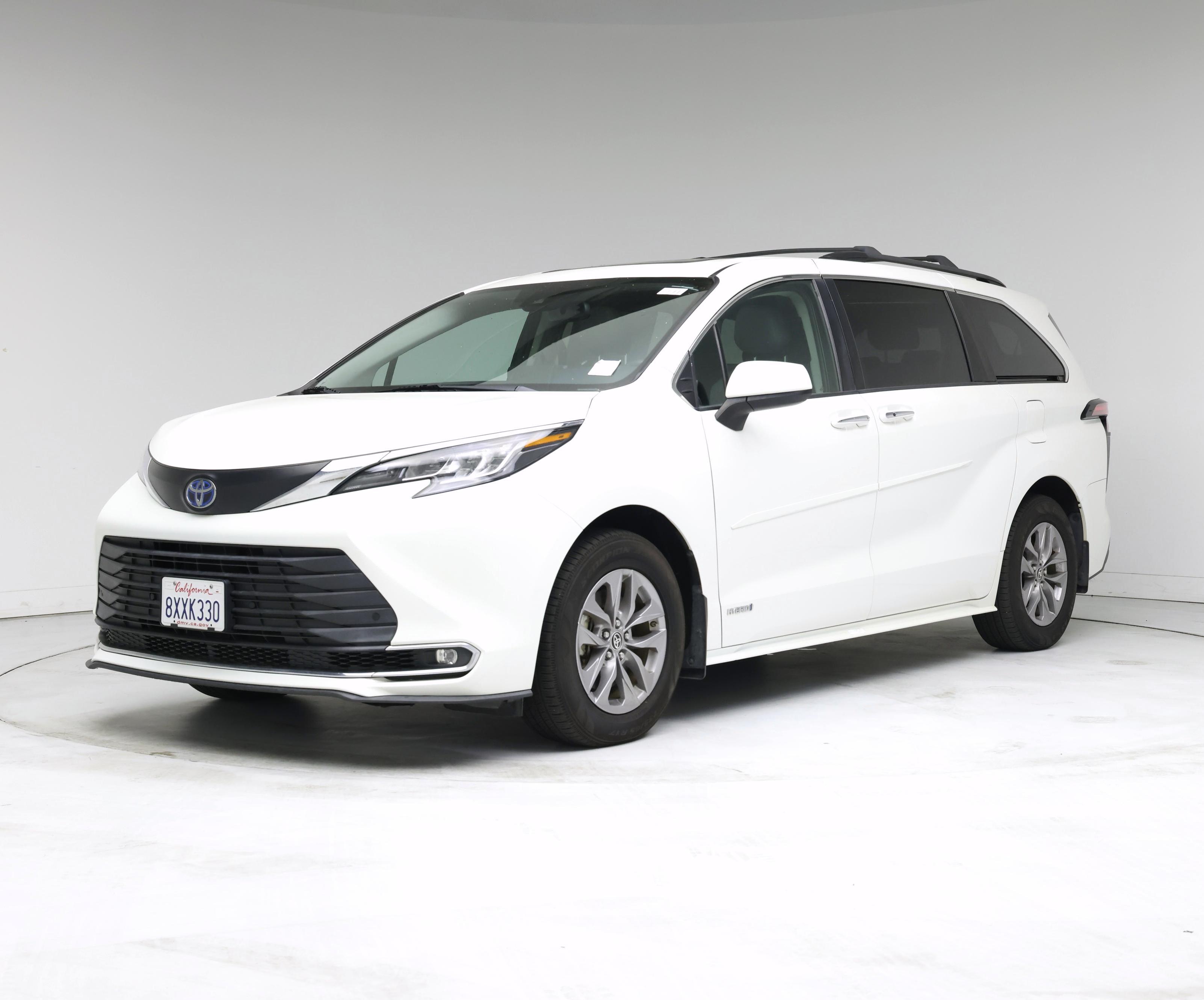 Thumbnail: 2021 Toyota Sienna - 4