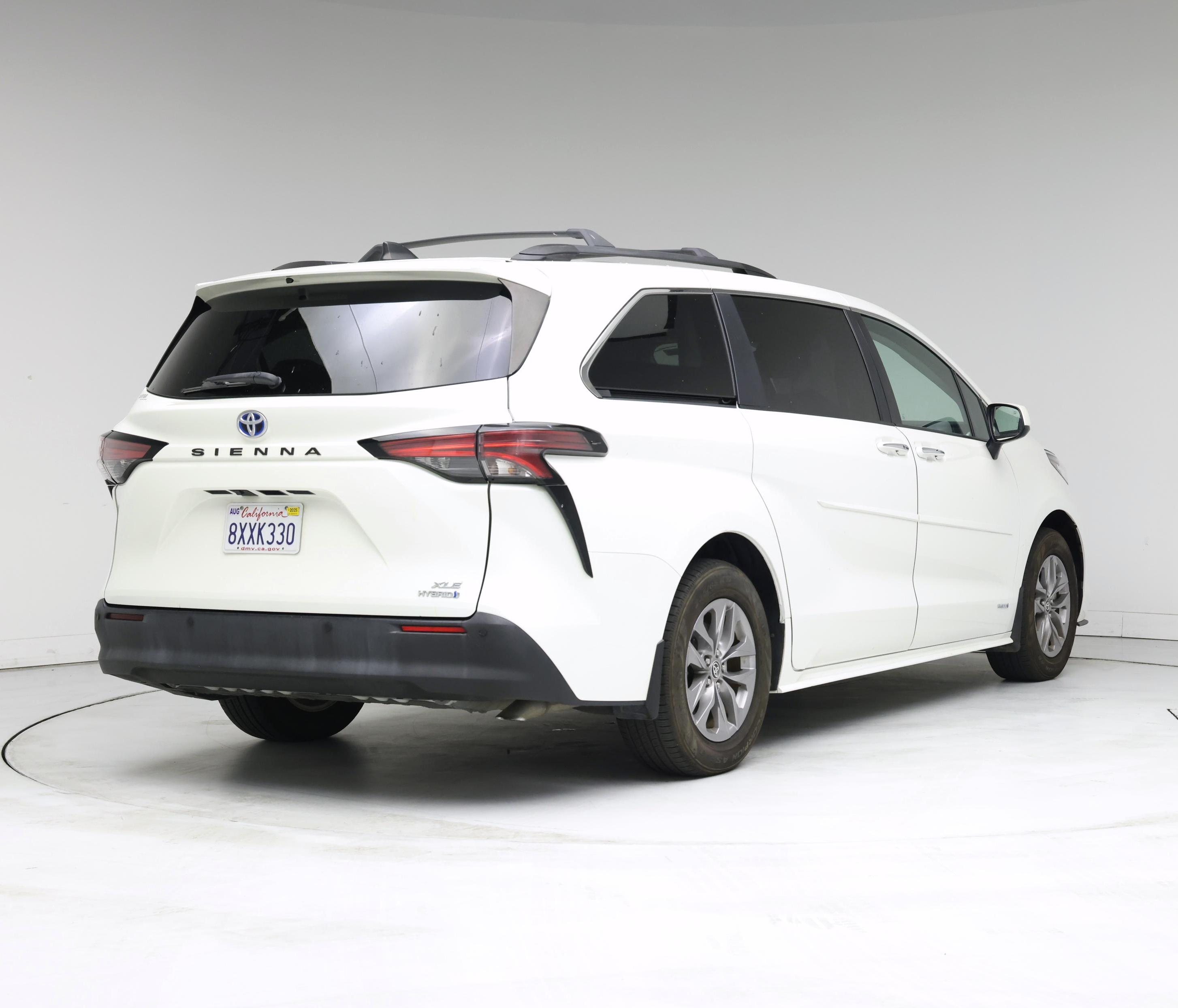 Thumbnail: 2021 Toyota Sienna - 8