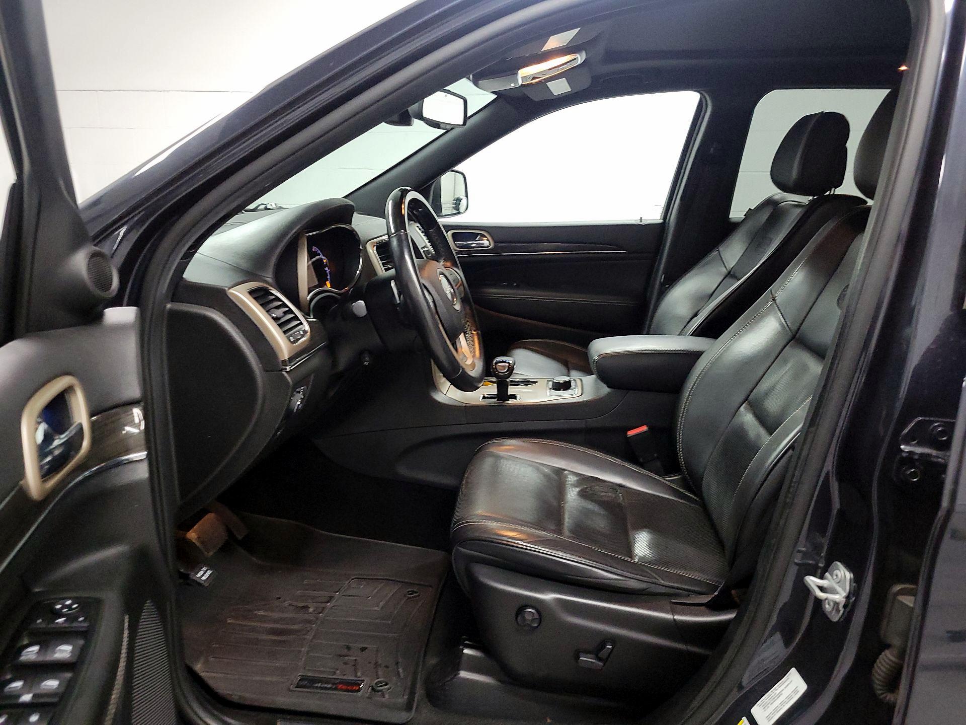 Thumbnail: 2015 Jeep Grand Cherokee - 11