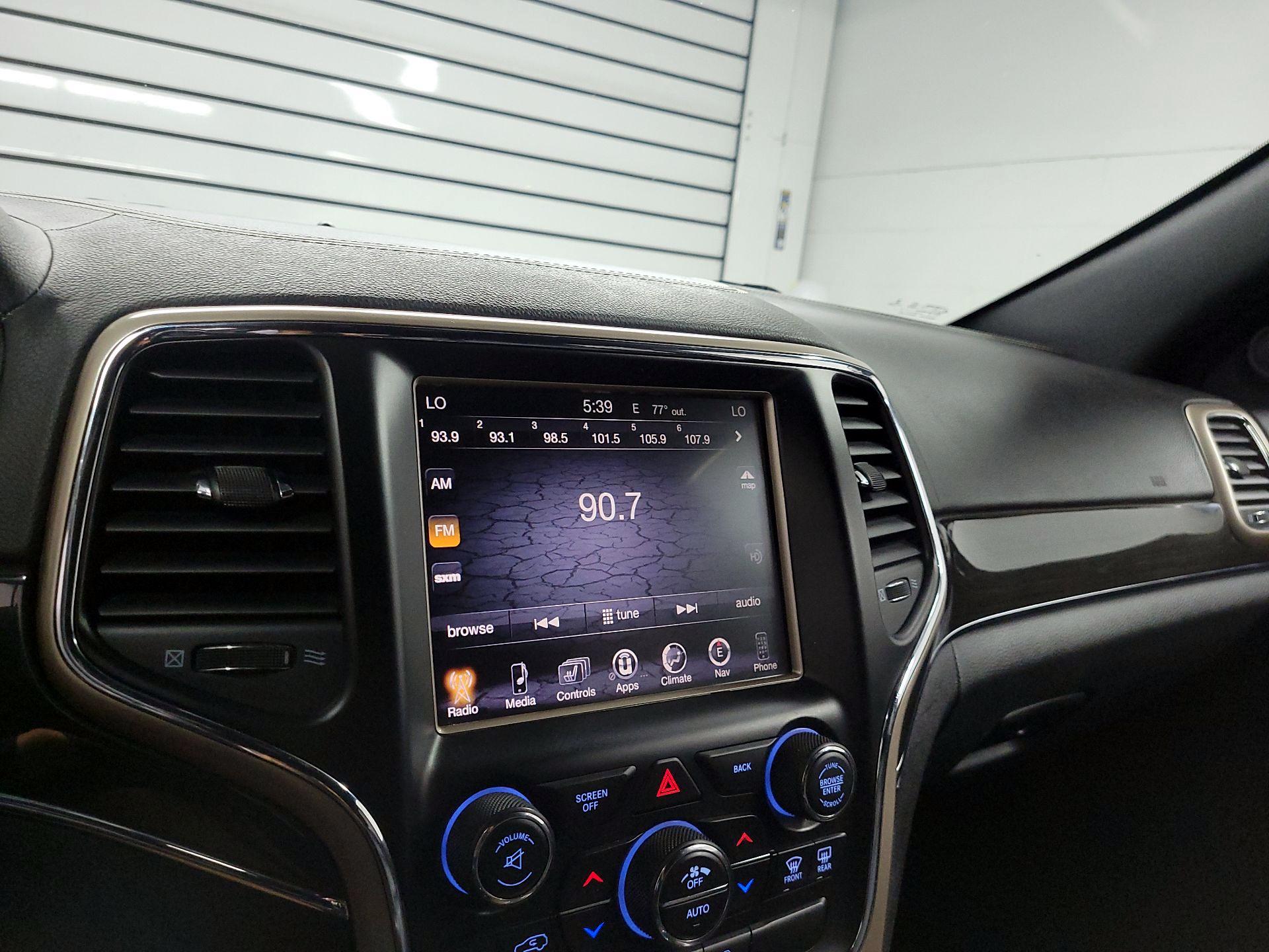 Thumbnail: 2015 Jeep Grand Cherokee - 15