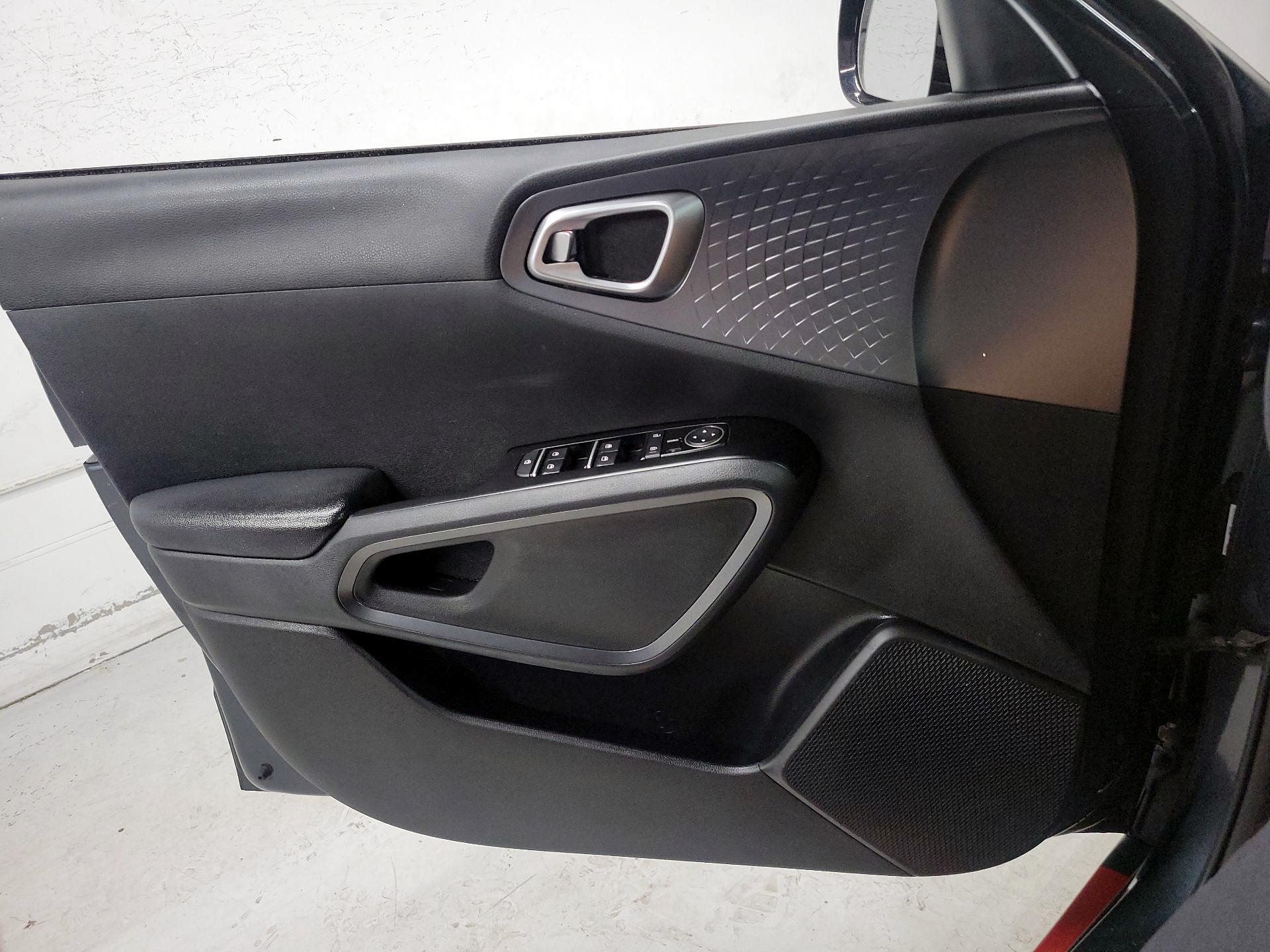 Thumbnail: 2020 Kia Soul - 12