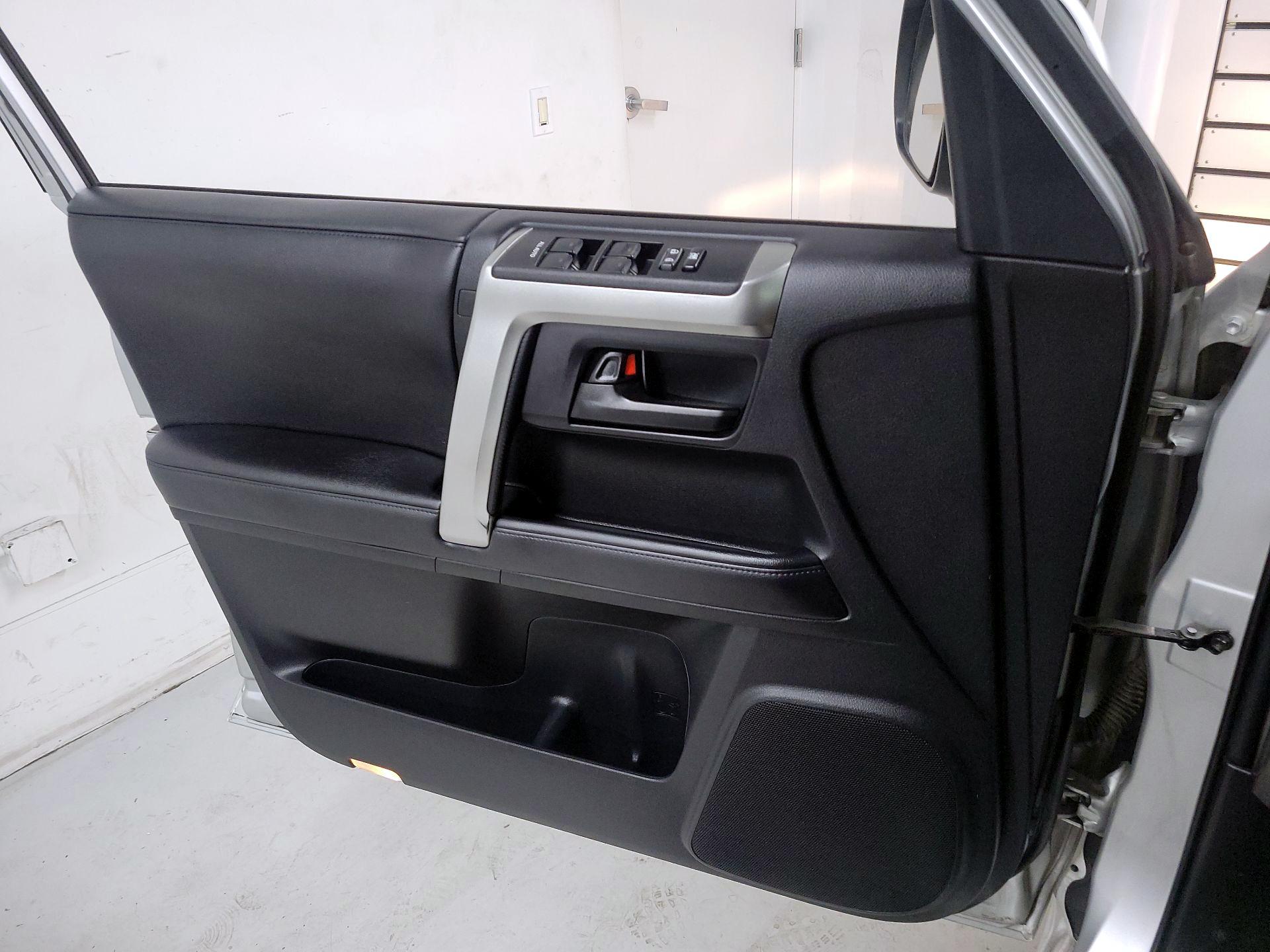 Thumbnail: 2013 Toyota 4Runner - 12