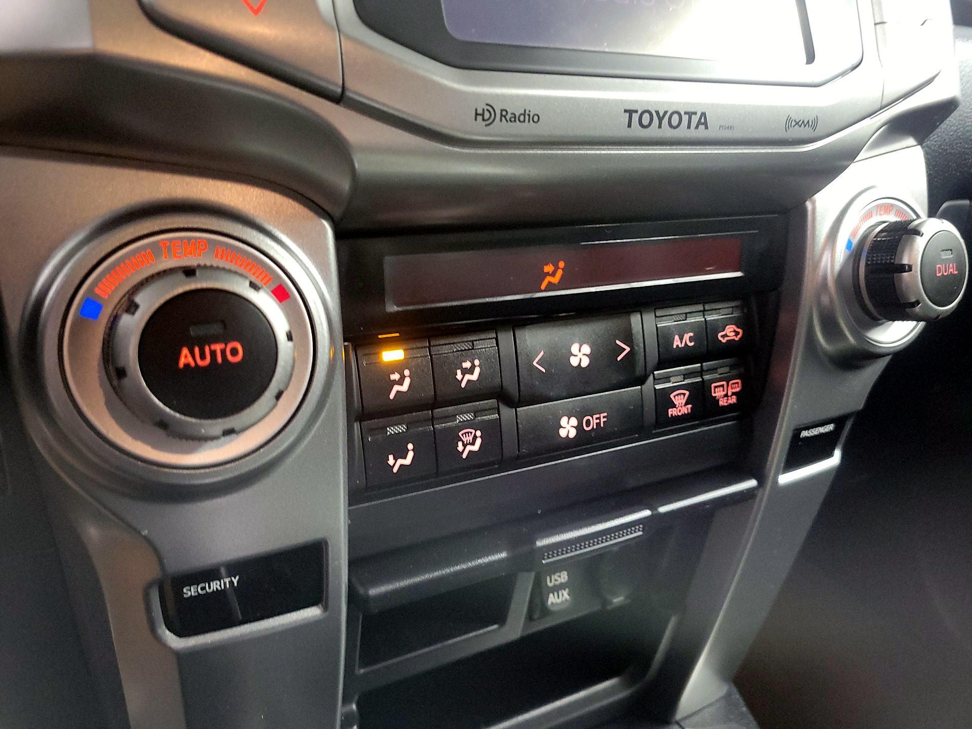 Thumbnail: 2013 Toyota 4Runner - 15
