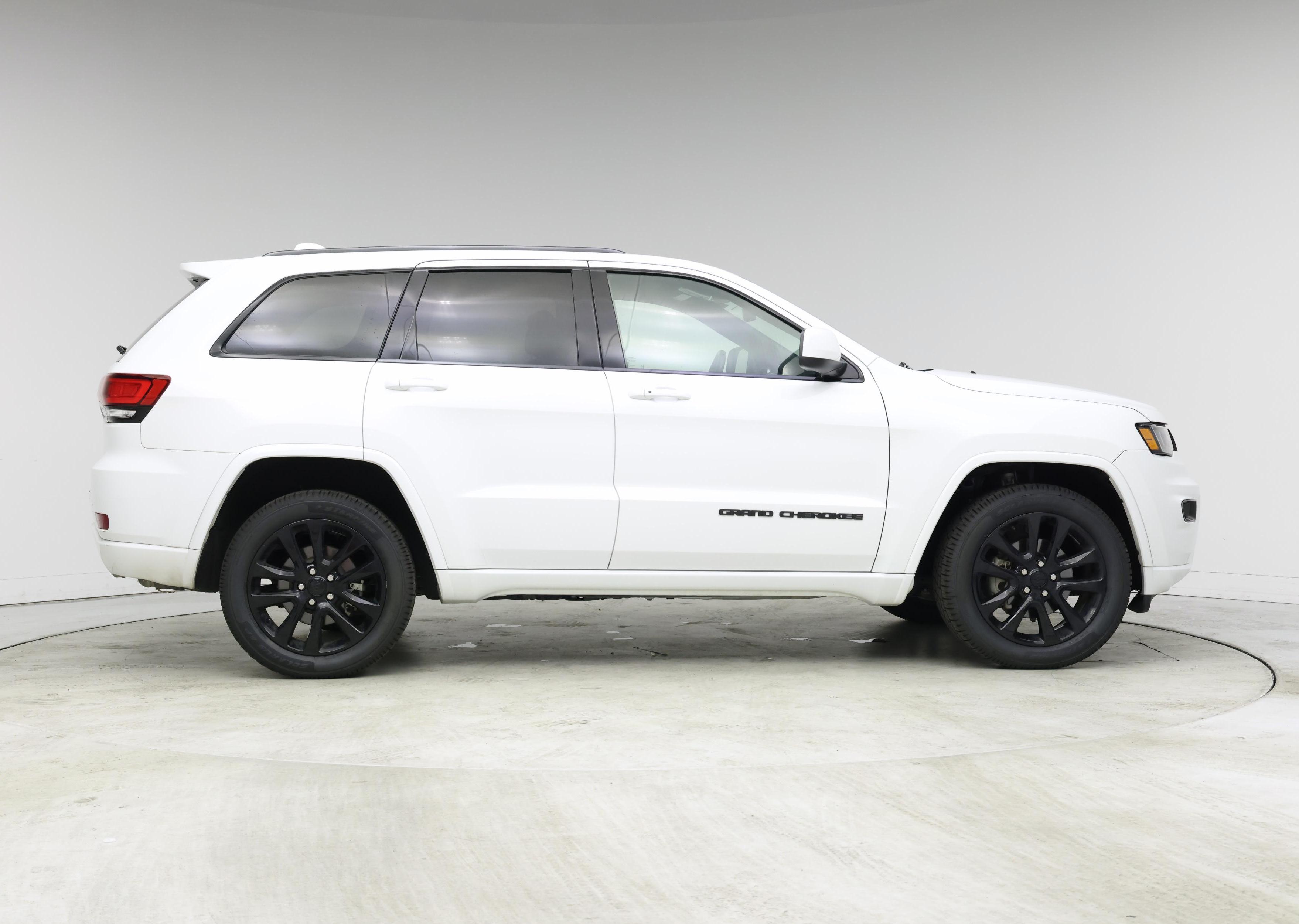 Thumbnail: 2020 Jeep Grand Cherokee - 7