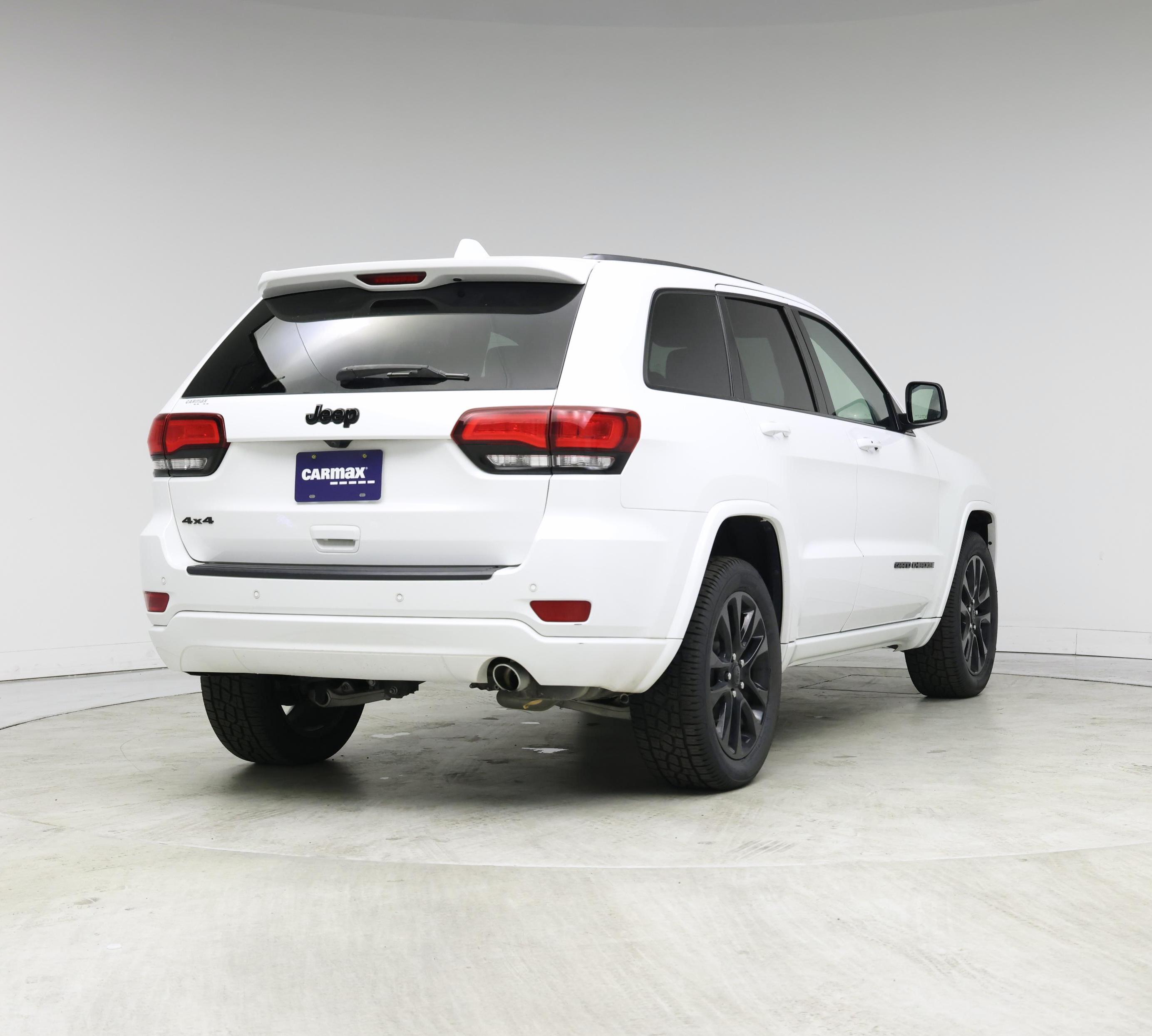 Thumbnail: 2020 Jeep Grand Cherokee - 8
