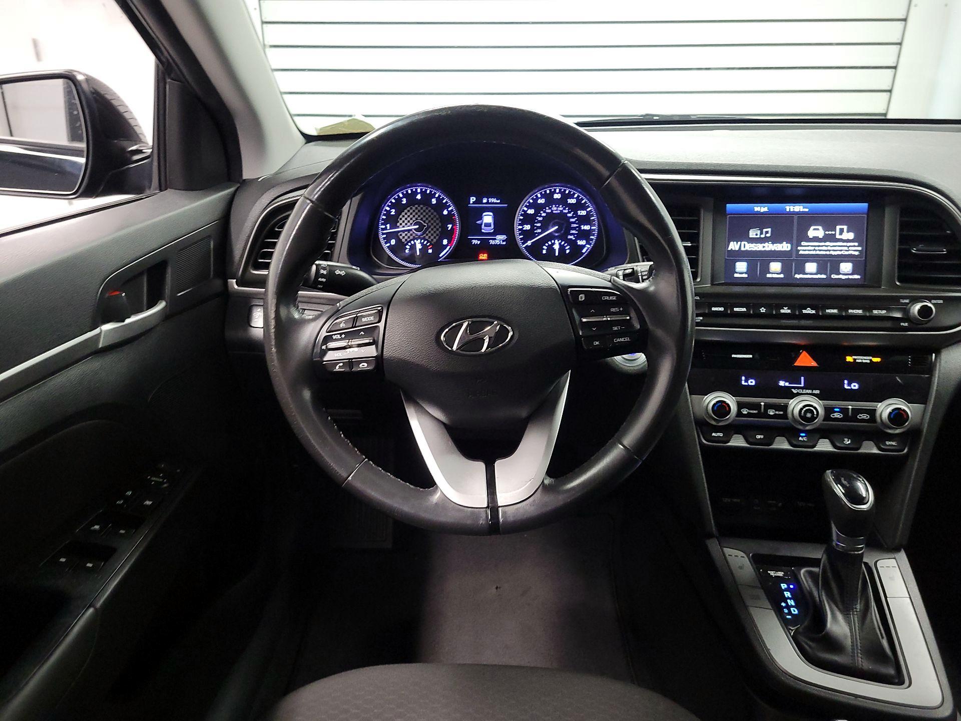 Thumbnail: 2019 Hyundai Elantra - 10