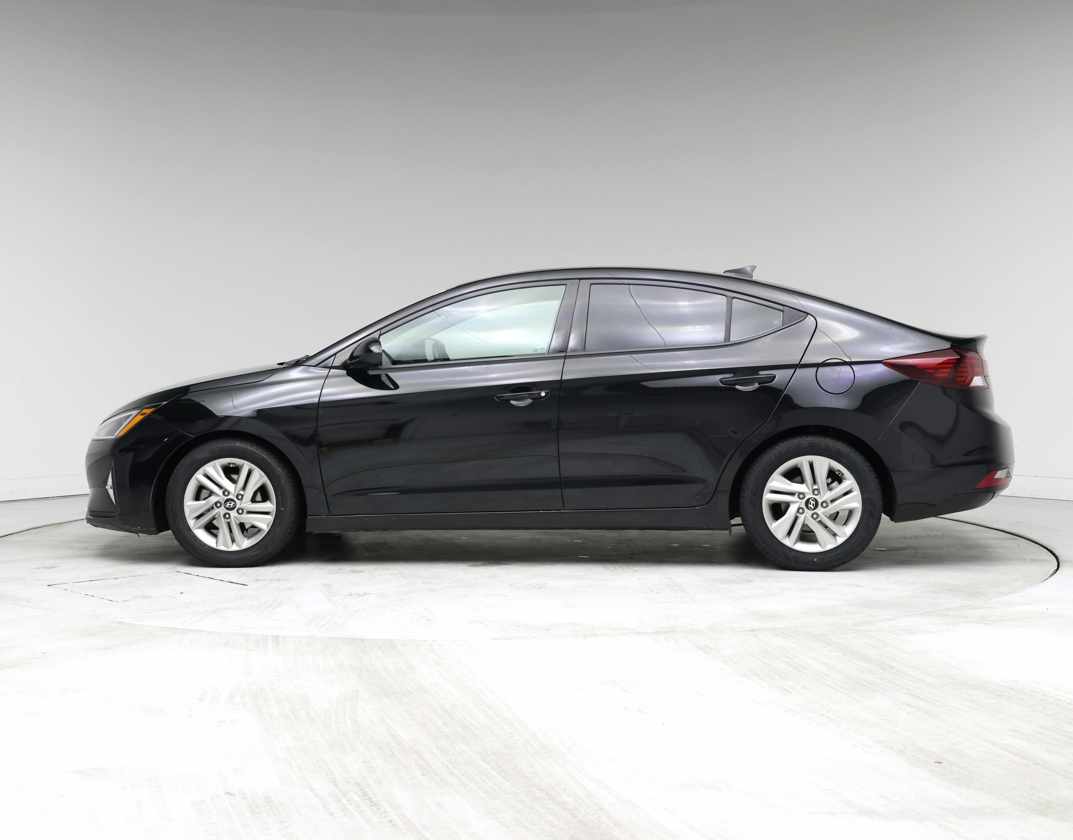 Thumbnail: 2019 Hyundai Elantra - 3