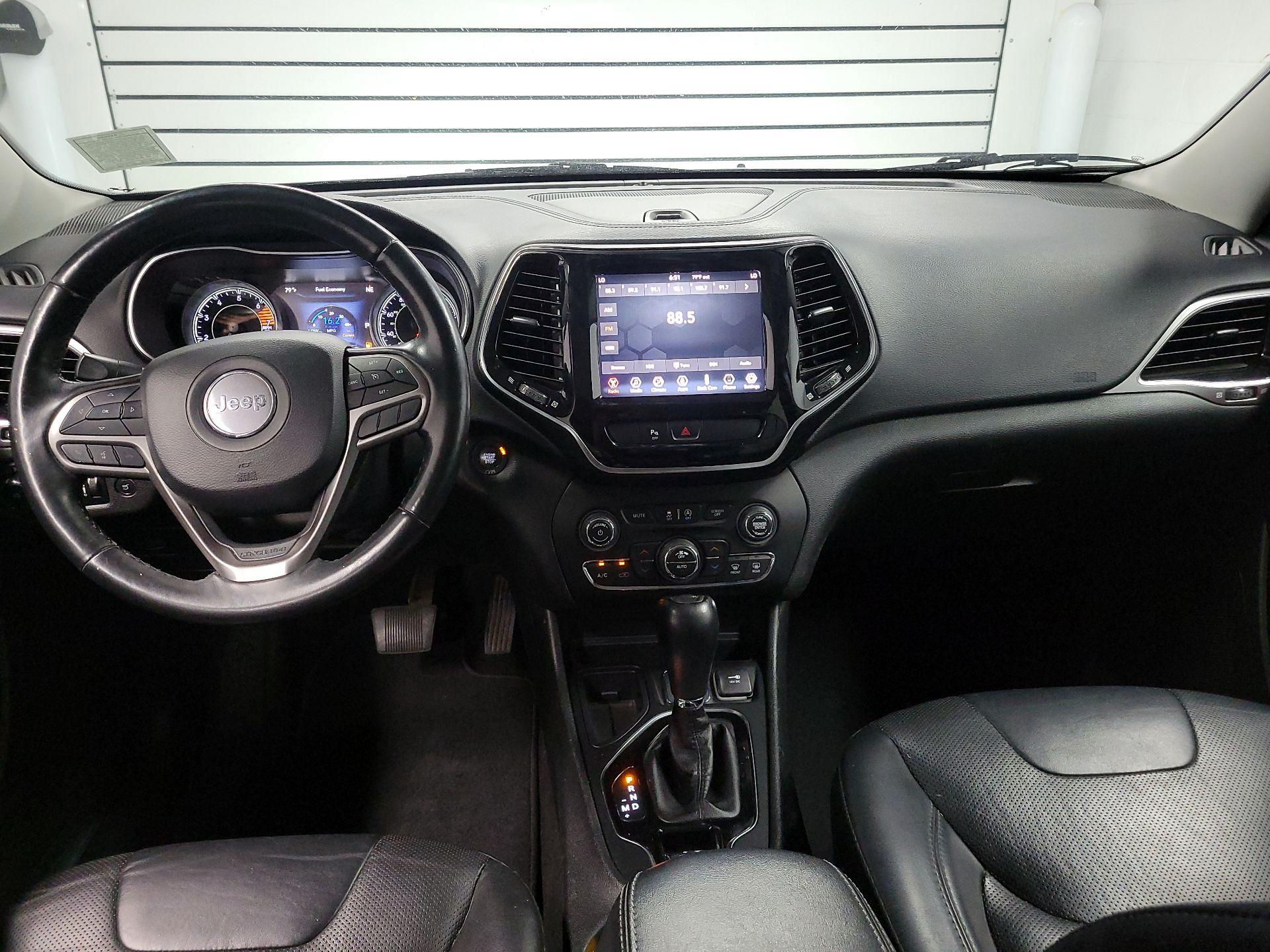 Thumbnail: 2019 Jeep Cherokee - 9
