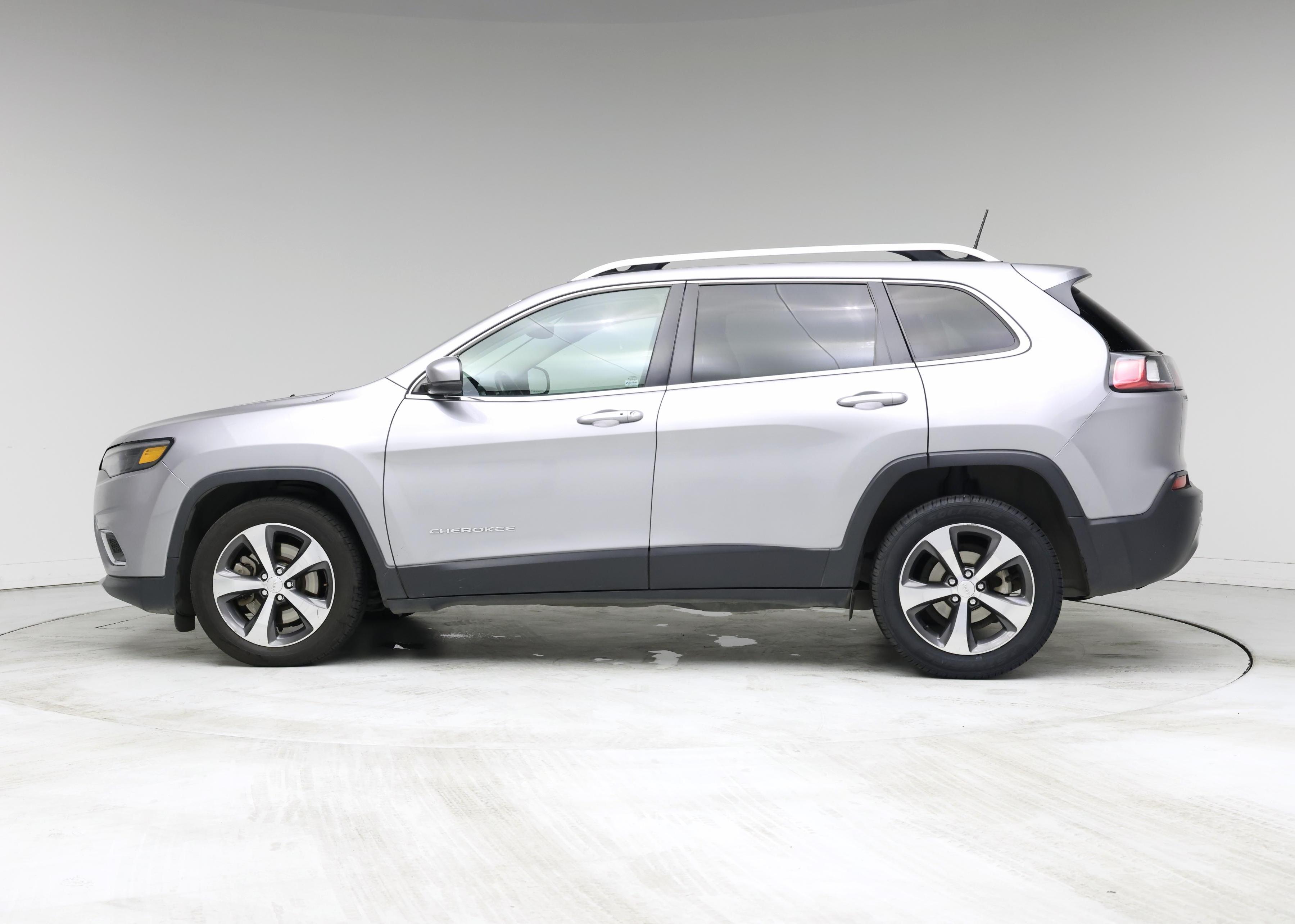 Thumbnail: 2019 Jeep Cherokee - 3