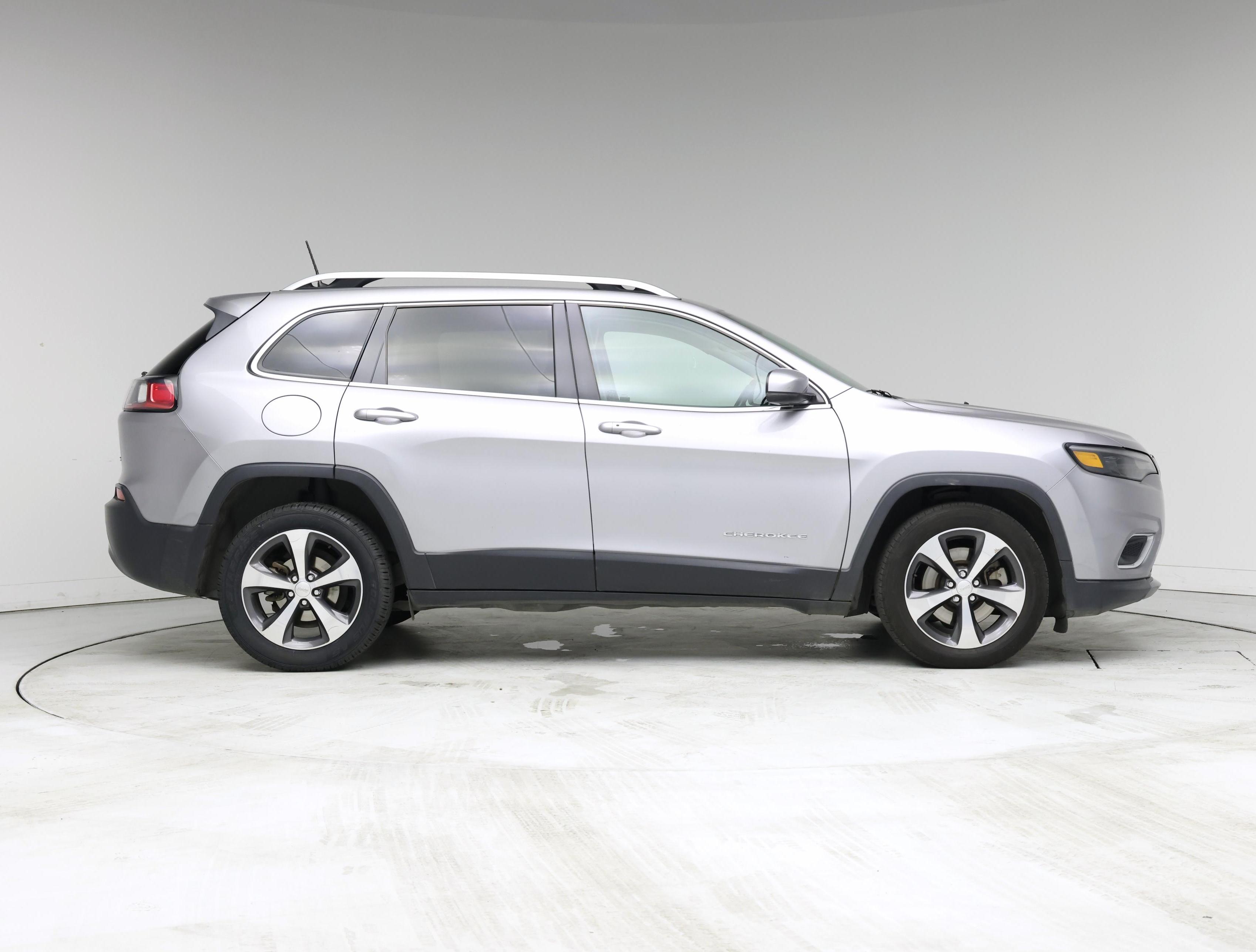 Thumbnail: 2019 Jeep Cherokee - 7