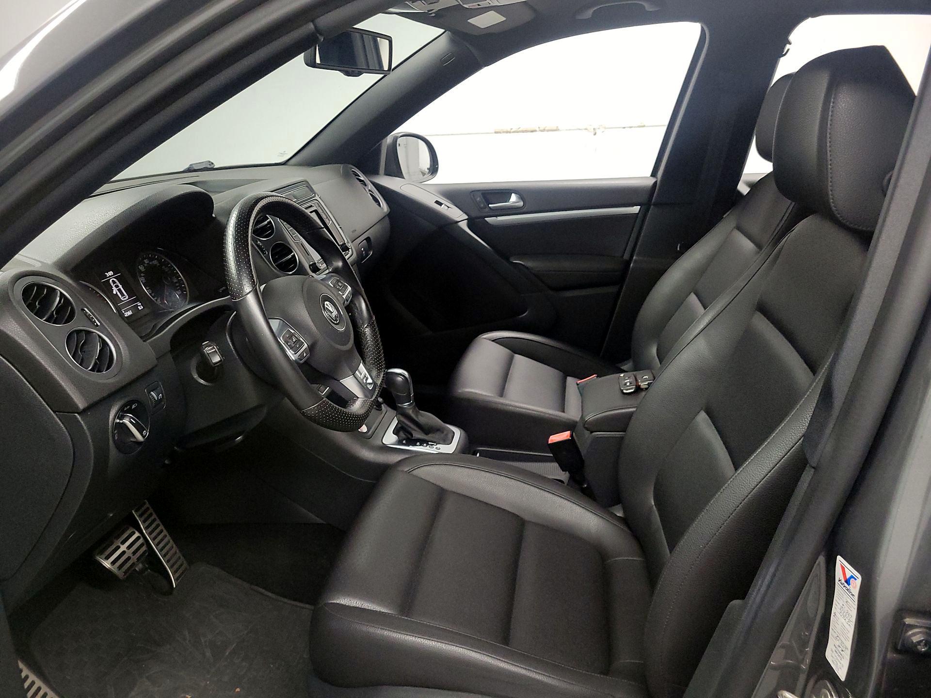 Thumbnail: 2016 Volkswagen Tiguan - 11
