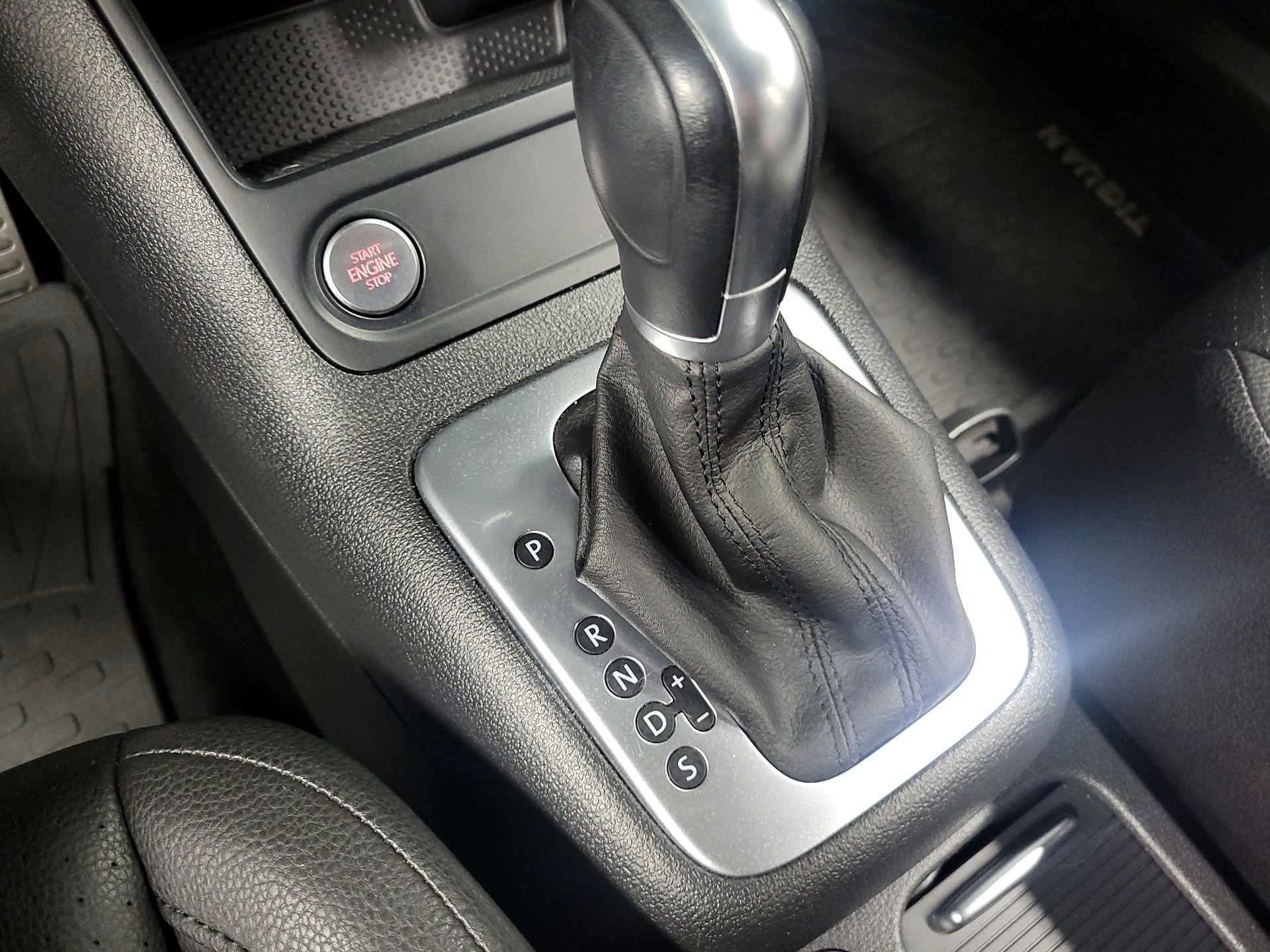 Thumbnail: 2016 Volkswagen Tiguan - 16