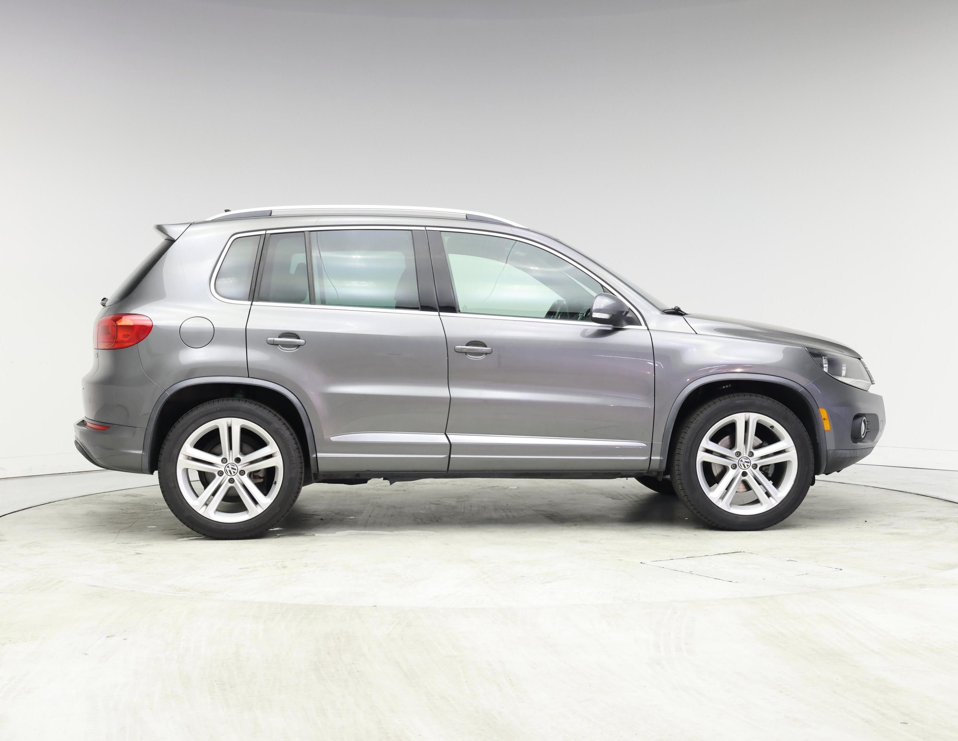Thumbnail: 2016 Volkswagen Tiguan - 7