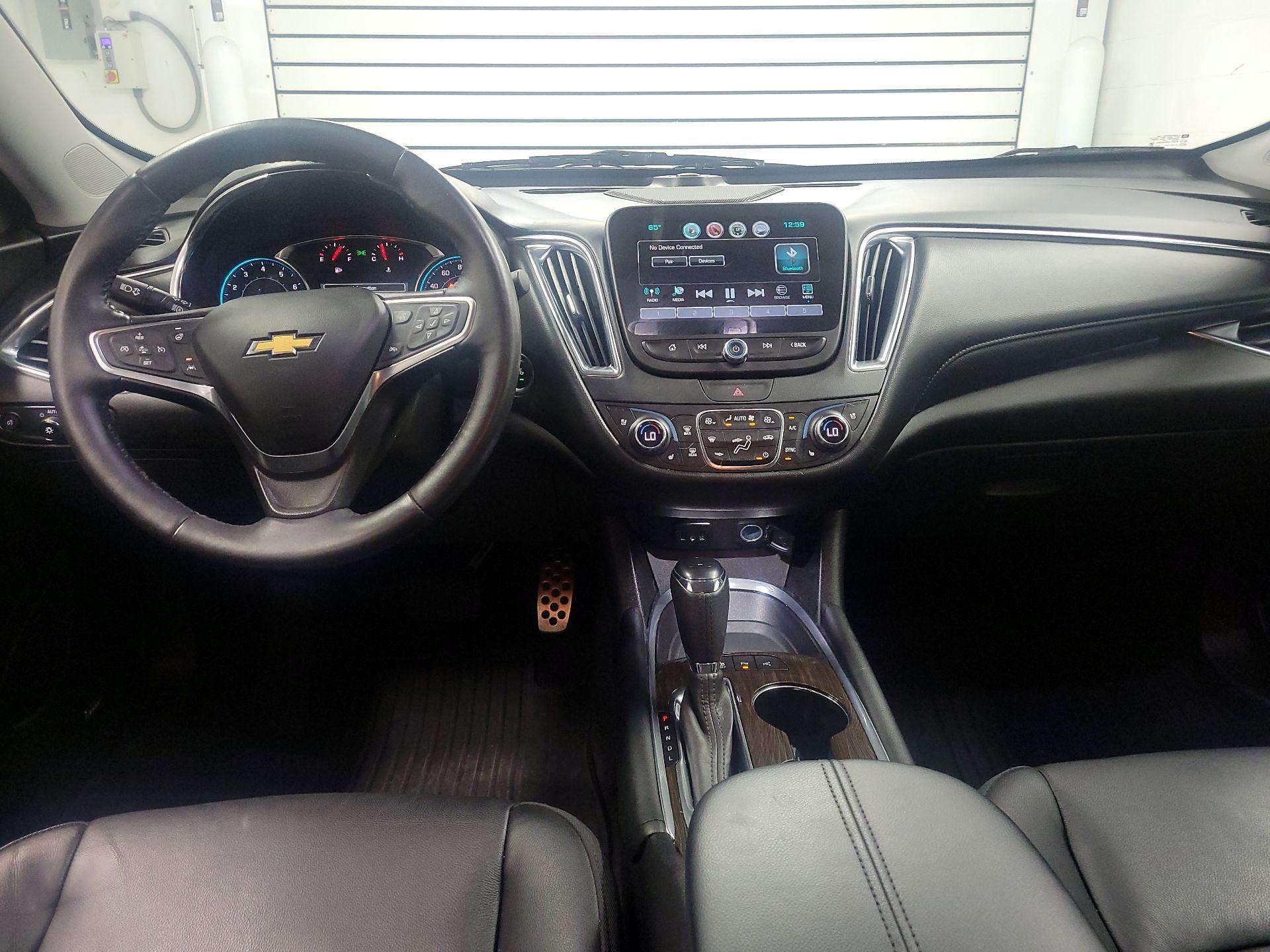 Thumbnail: 2017 Chevrolet Malibu - 9