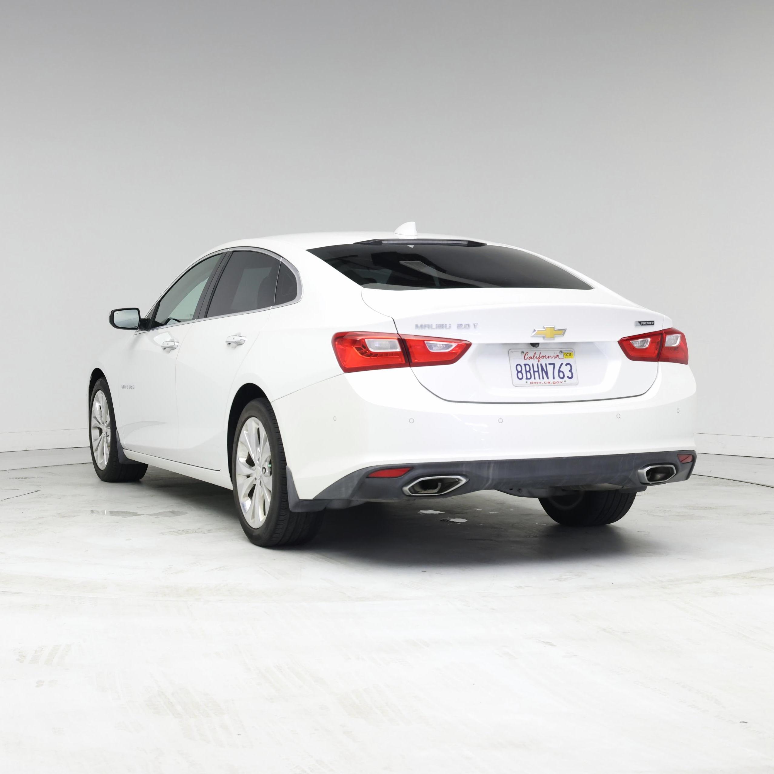 Thumbnail: 2017 Chevrolet Malibu - 2