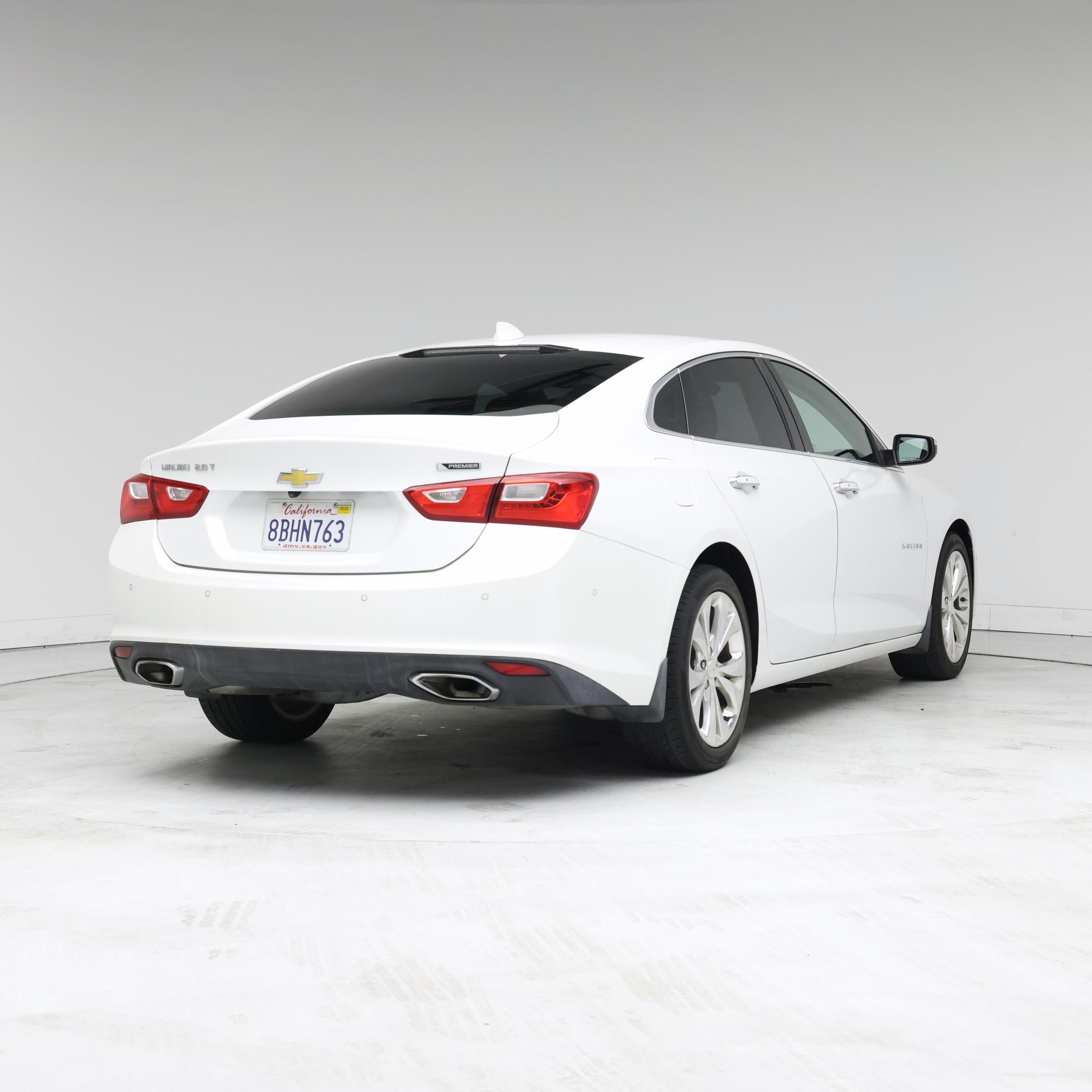 Thumbnail: 2017 Chevrolet Malibu - 8