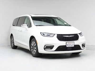 White 2022 Chrysler Pacifica Hybrid Limited