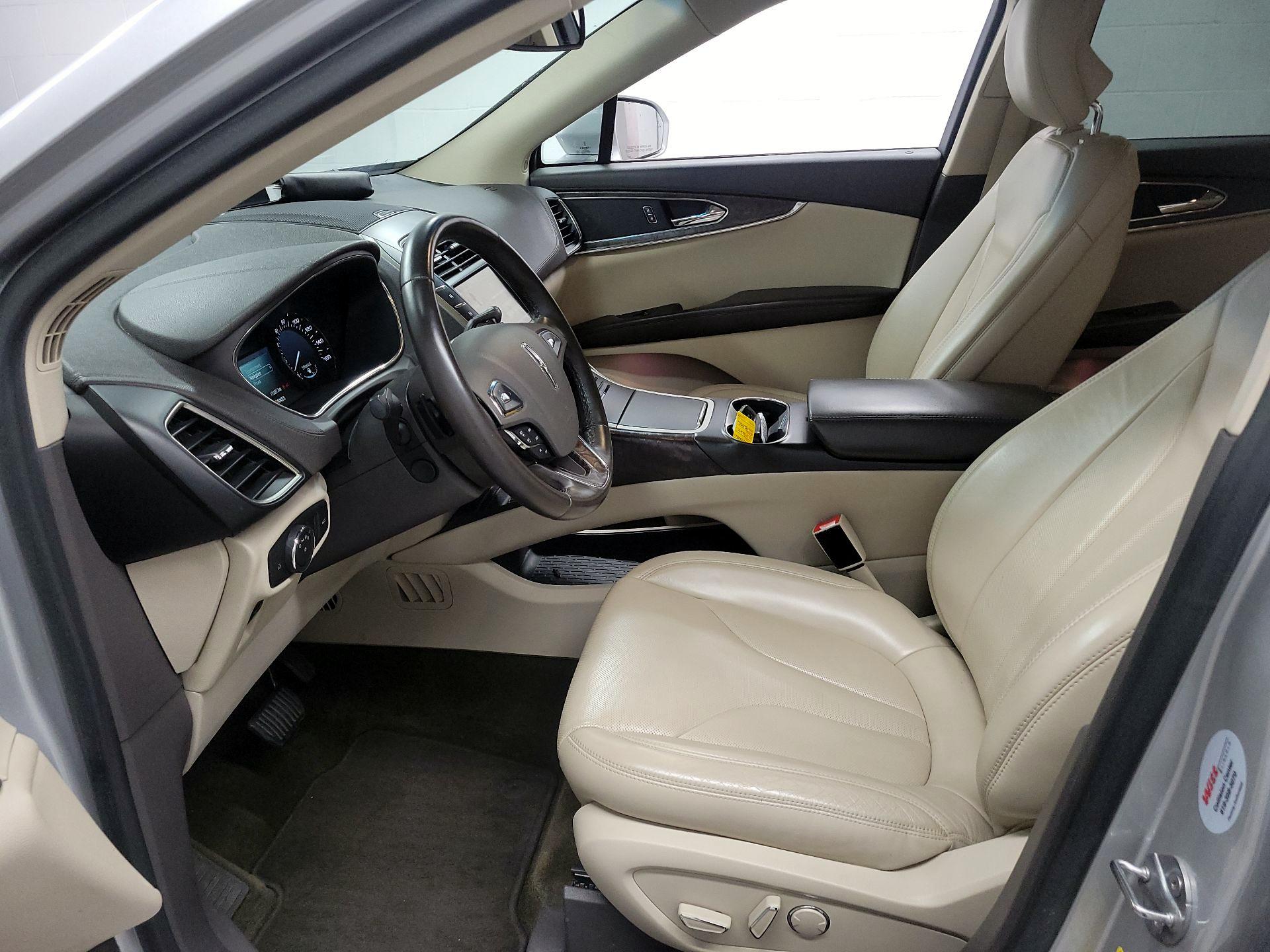 Thumbnail: 2016 Lincoln MKX - 11
