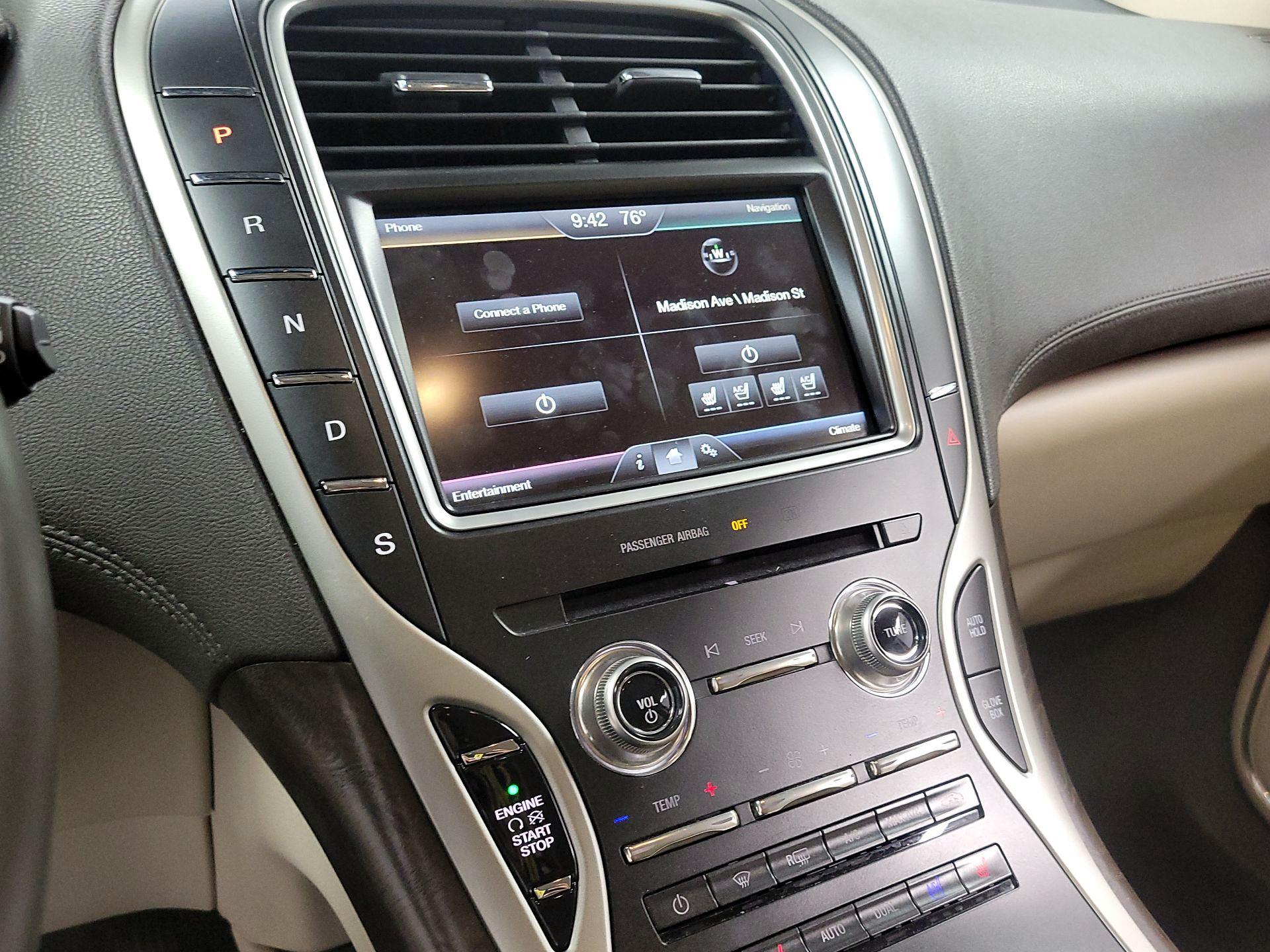 Thumbnail: 2016 Lincoln MKX - 16