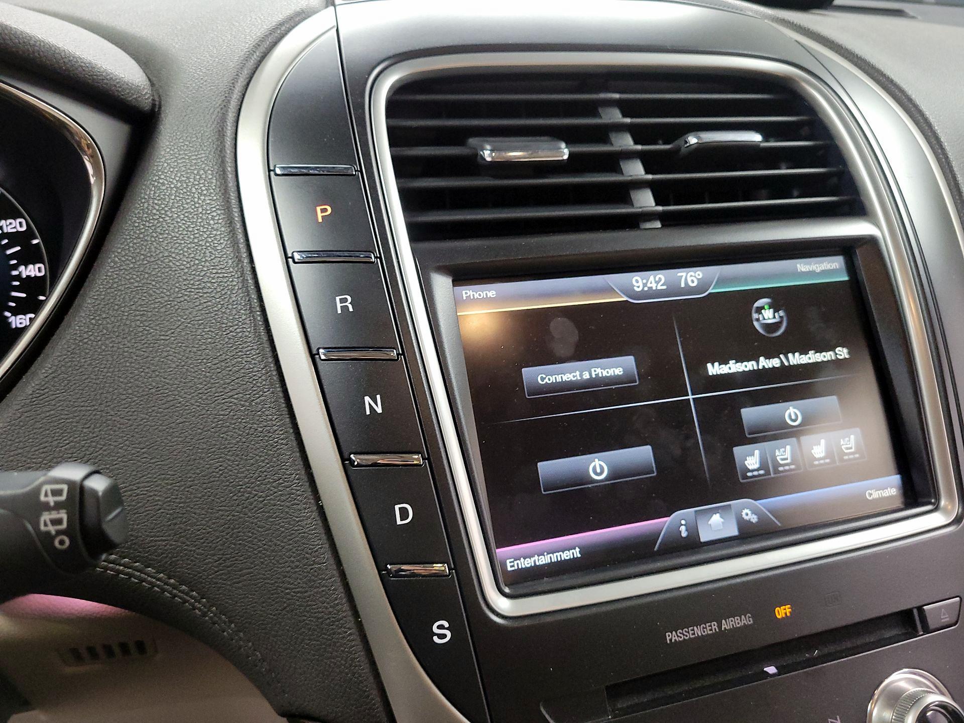 Thumbnail: 2016 Lincoln MKX - 17