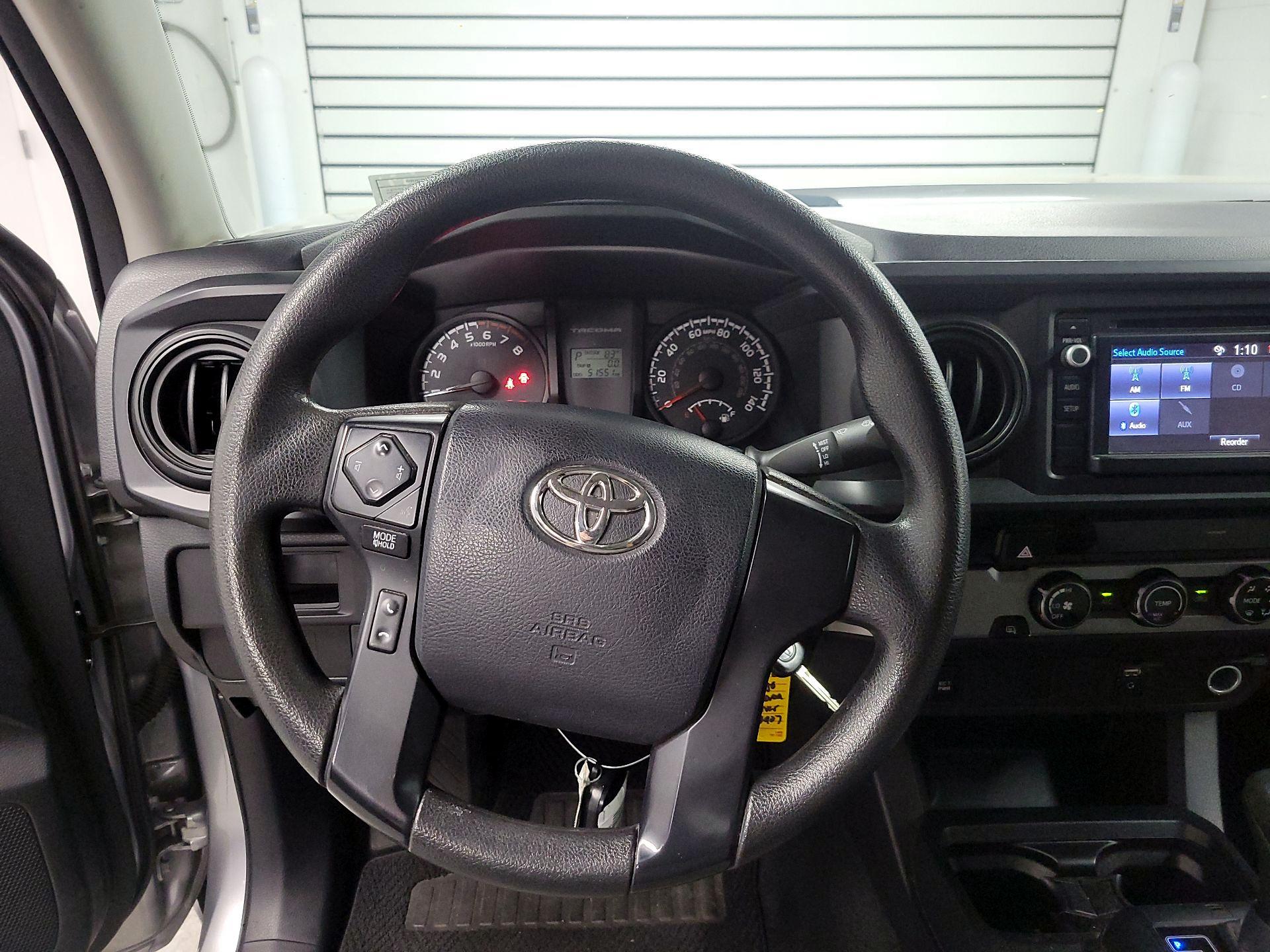 Thumbnail: 2016 Toyota Tacoma - 10