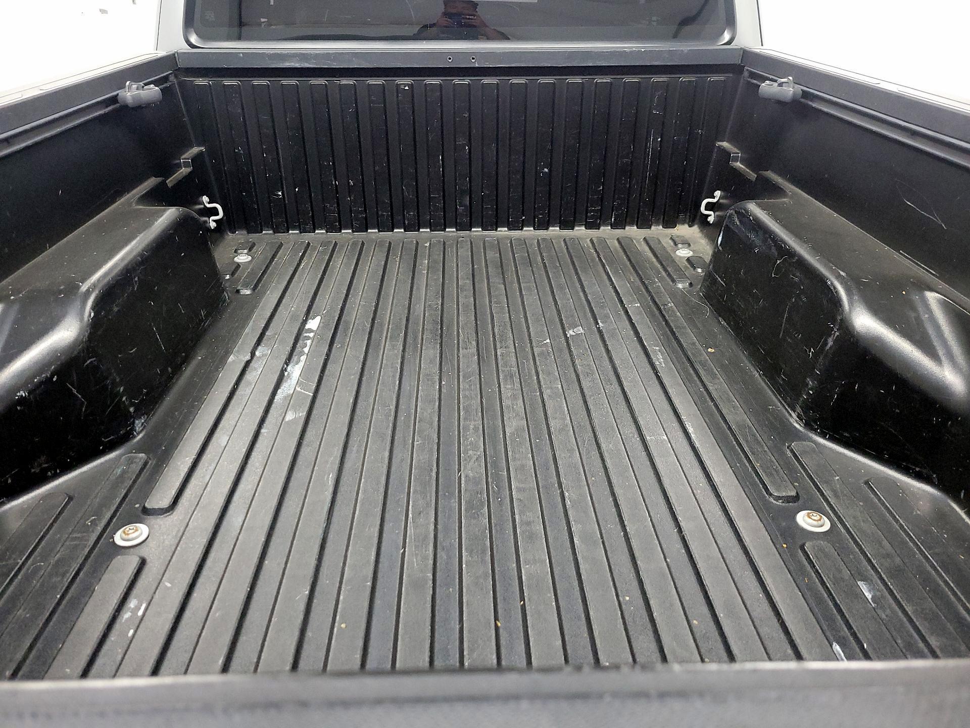 Thumbnail: 2016 Toyota Tacoma - 16