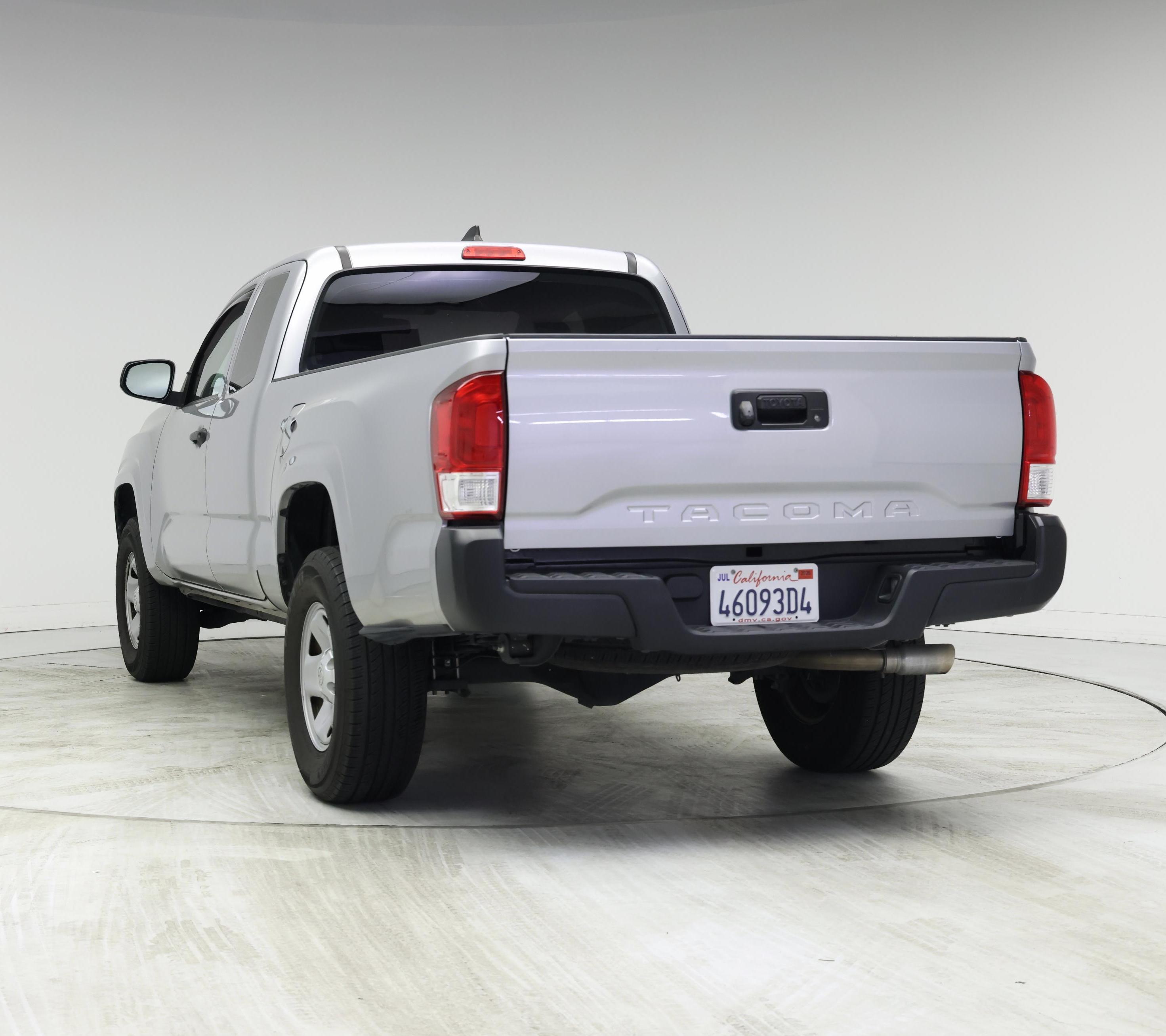 Thumbnail: 2016 Toyota Tacoma - 2
