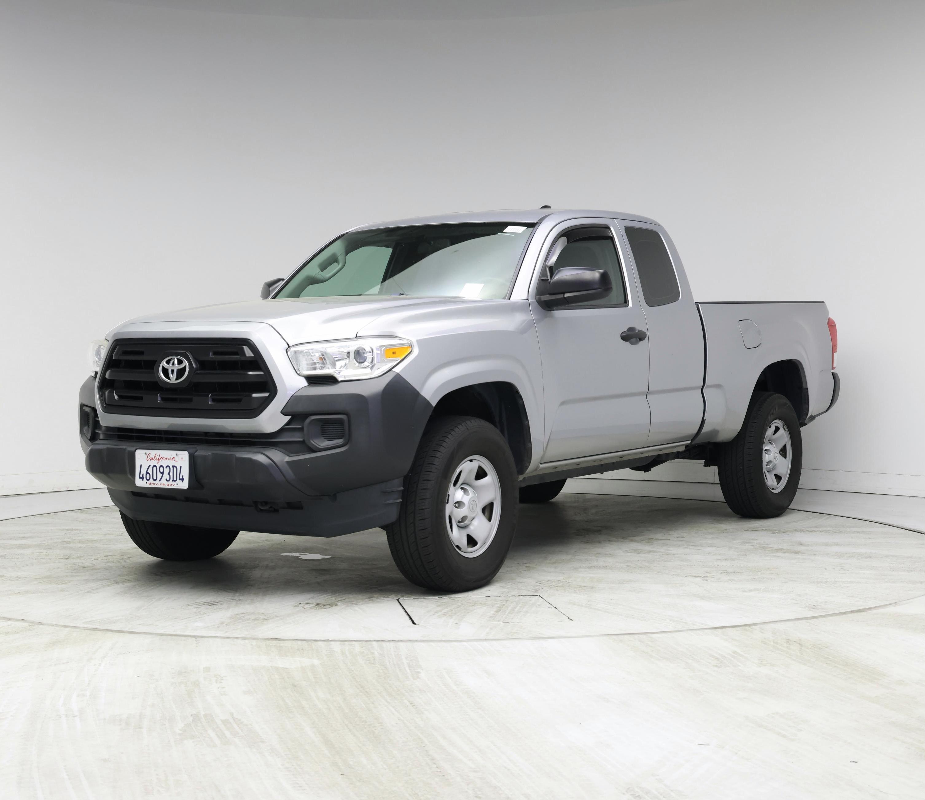 Thumbnail: 2016 Toyota Tacoma - 4