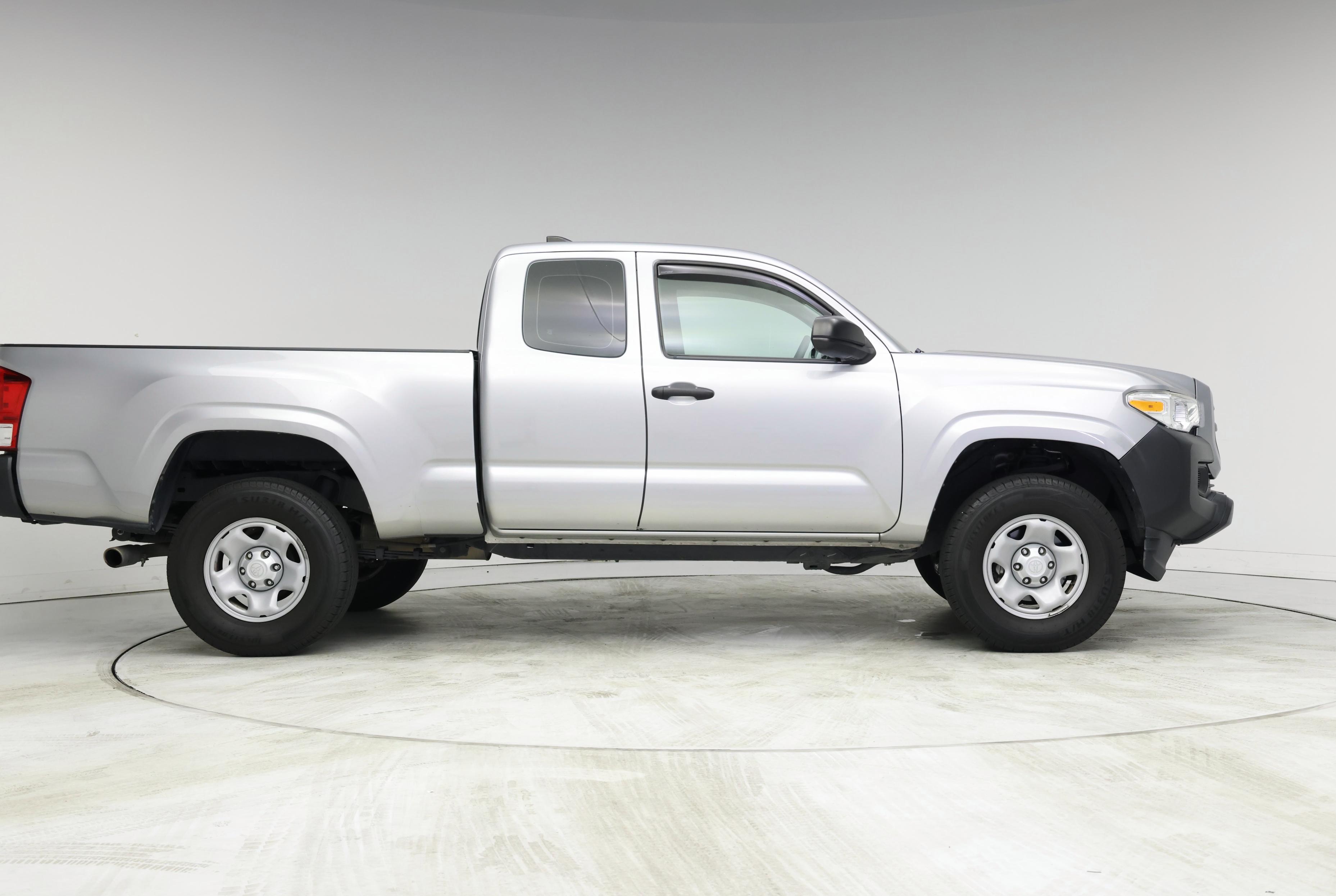 Thumbnail: 2016 Toyota Tacoma - 7