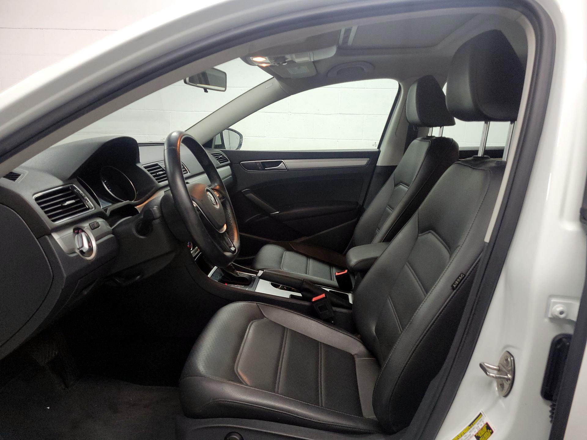 Thumbnail: 2019 Volkswagen Passat - 11