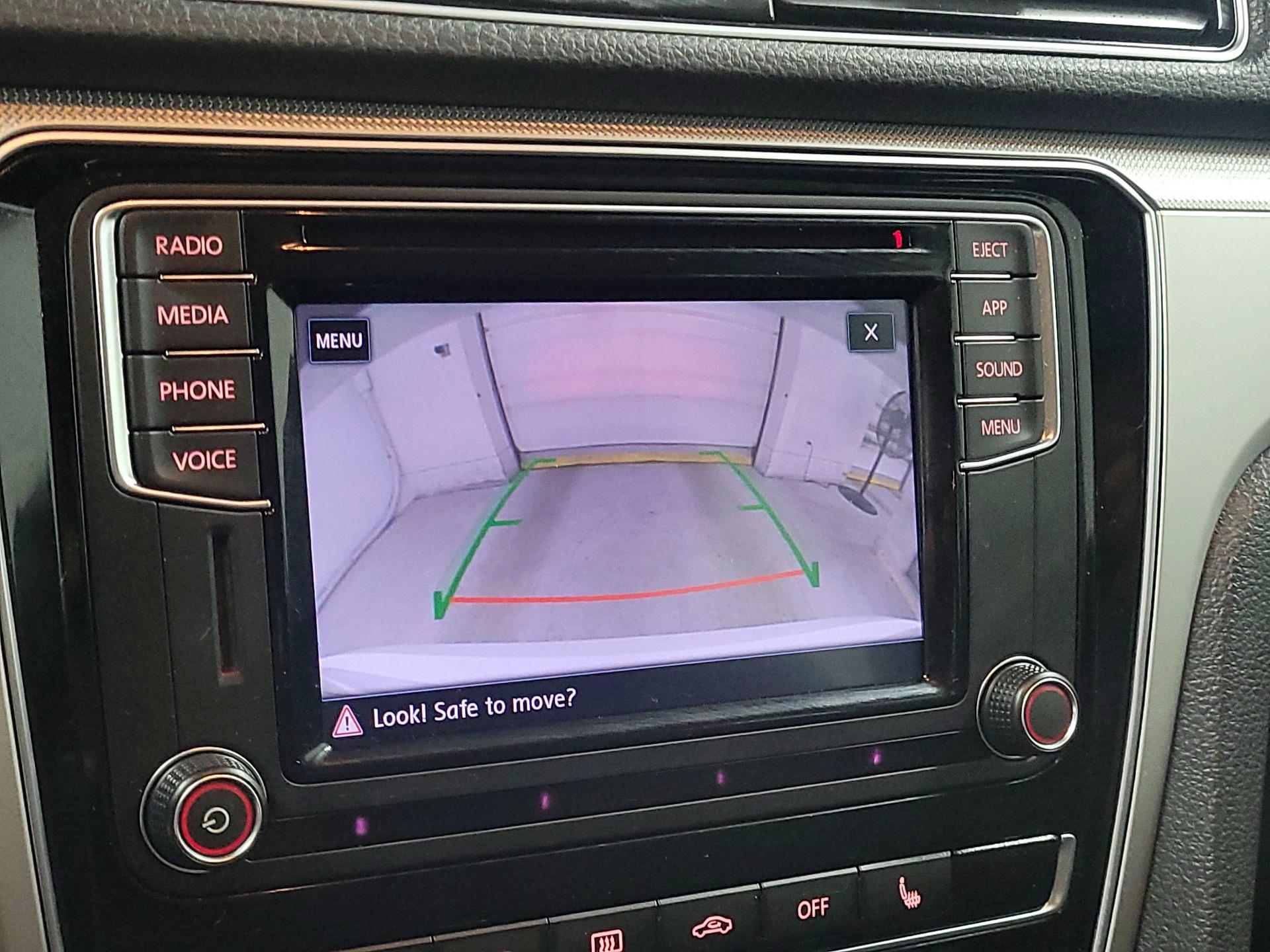 Thumbnail: 2019 Volkswagen Passat - 13