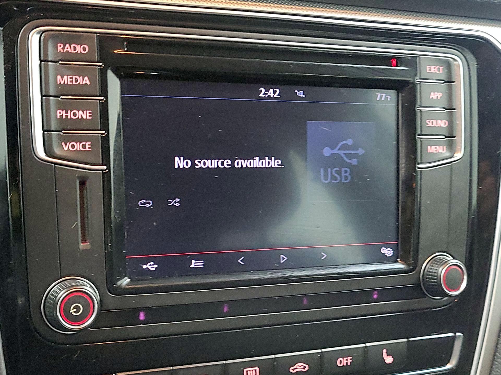 Thumbnail: 2019 Volkswagen Passat - 14