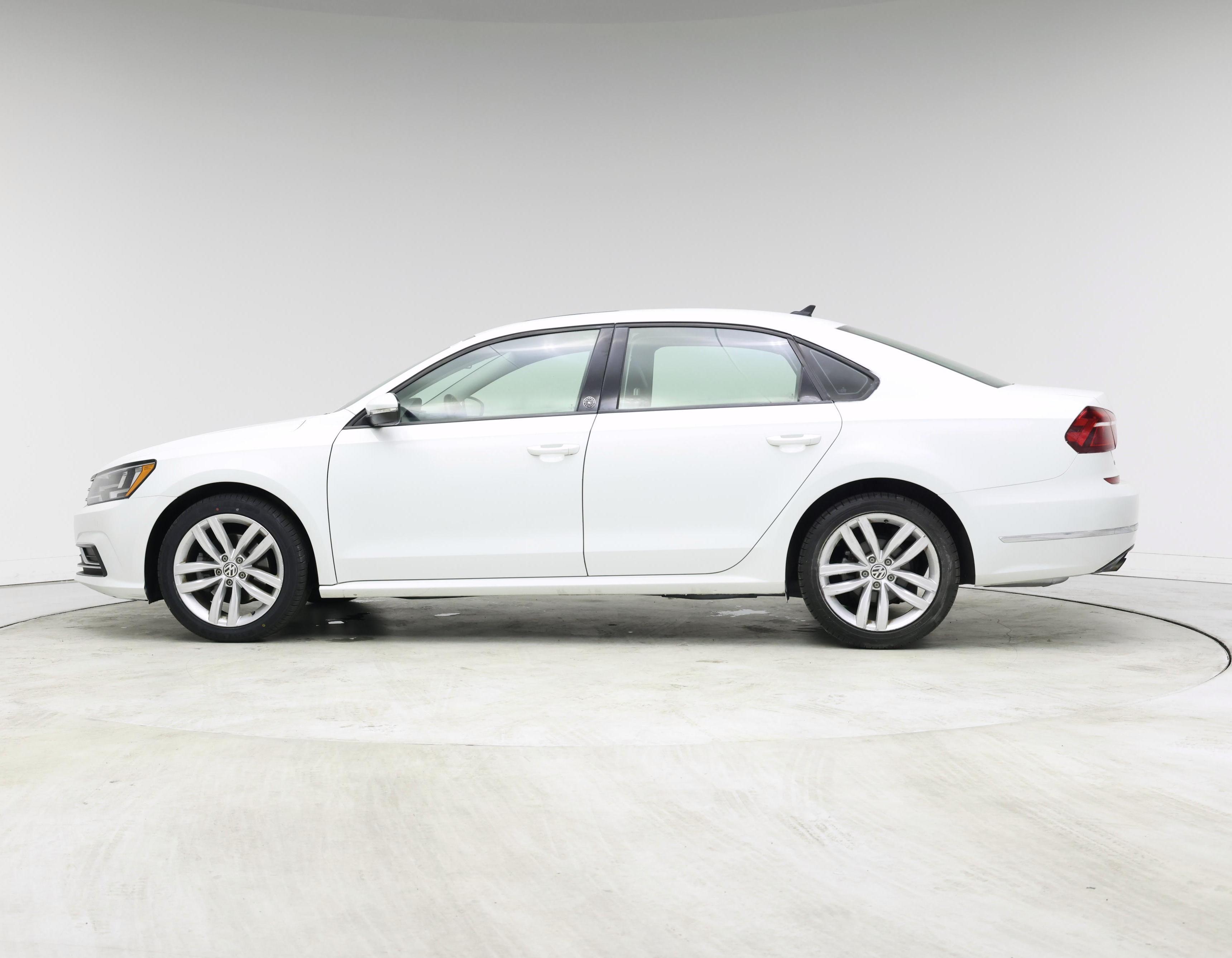 Thumbnail: 2019 Volkswagen Passat - 3