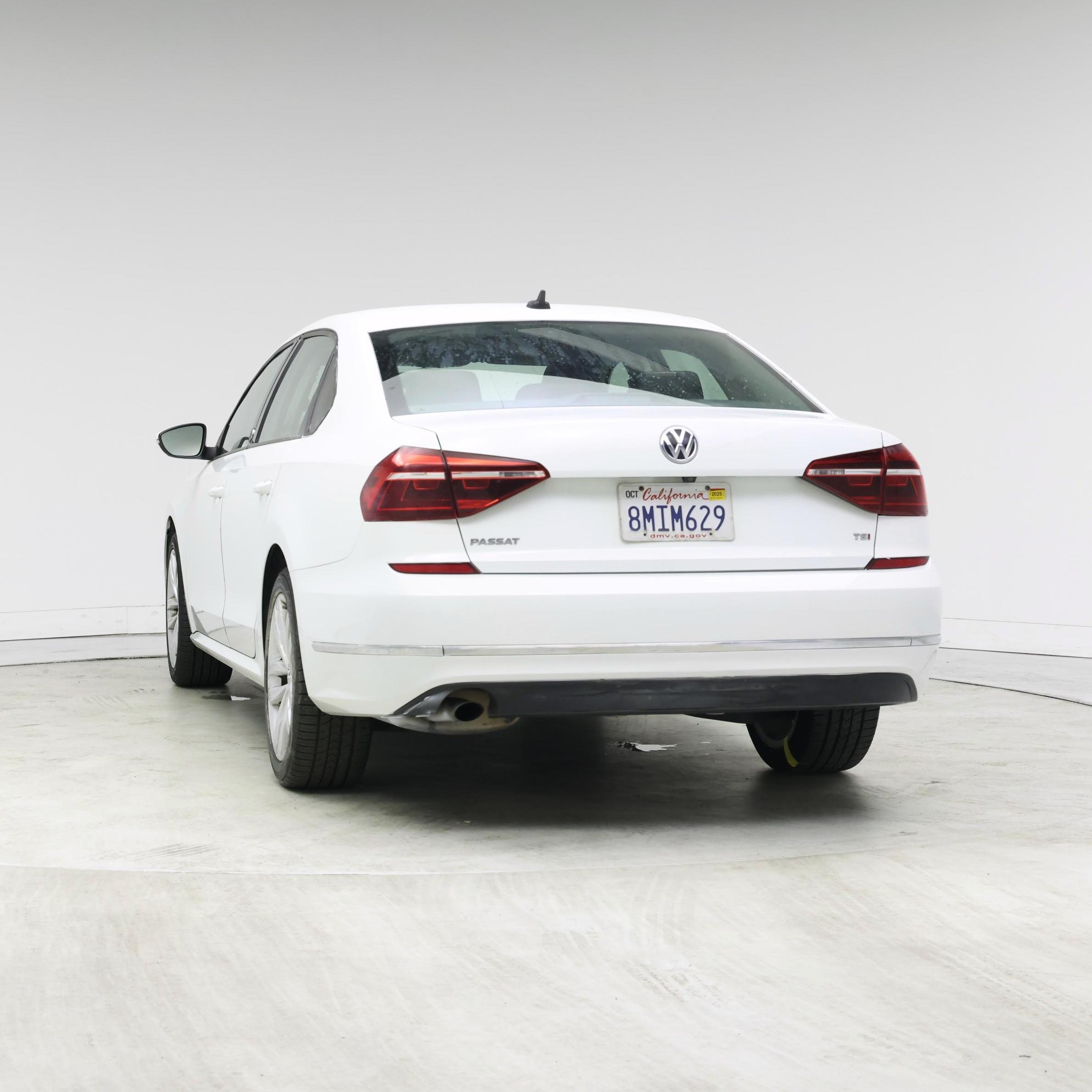 Thumbnail: 2019 Volkswagen Passat - 6