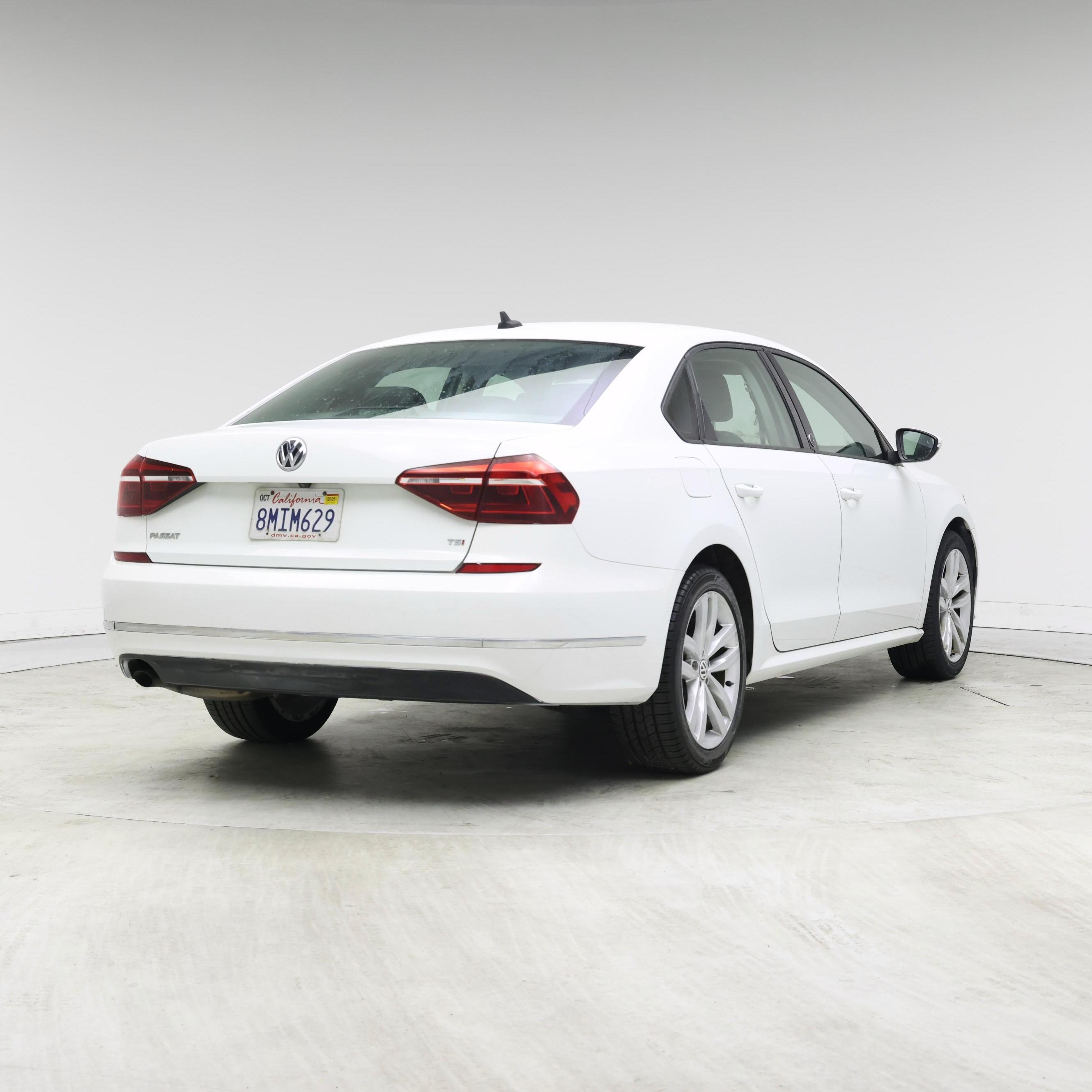 Thumbnail: 2019 Volkswagen Passat - 8
