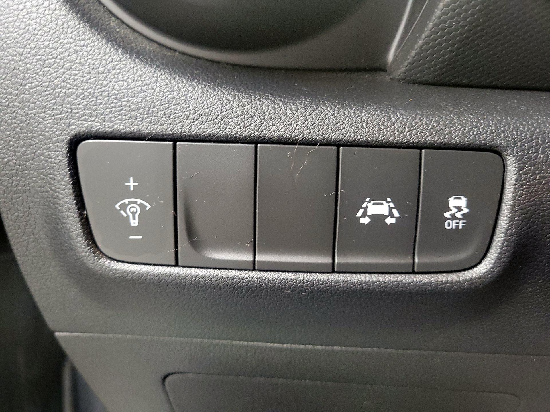 Thumbnail: 2021 Hyundai Kona - 13