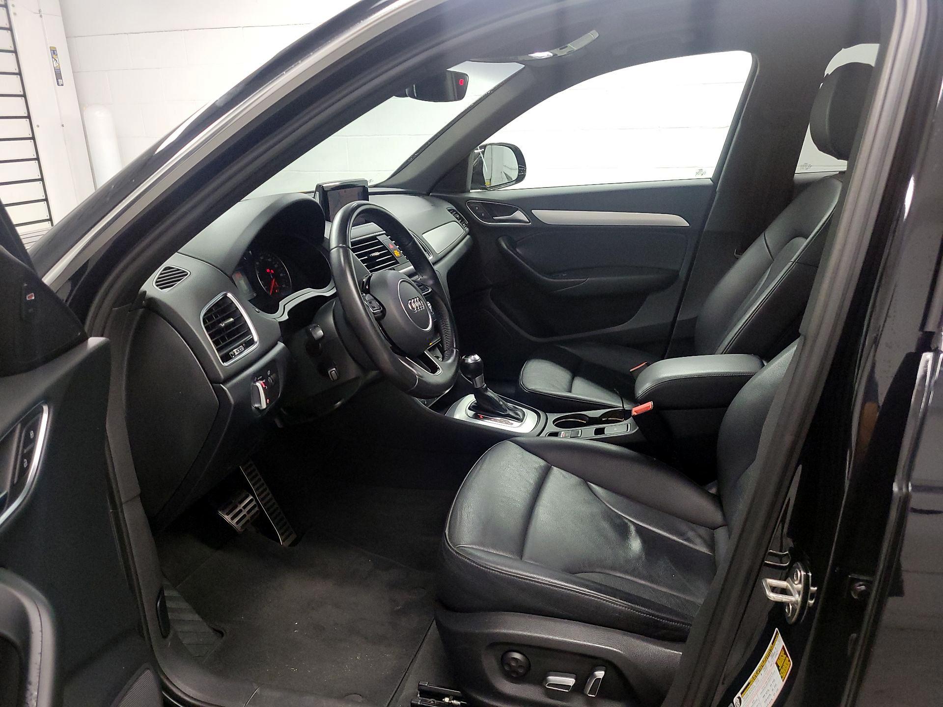 Thumbnail: 2016 Audi Q3 - 11