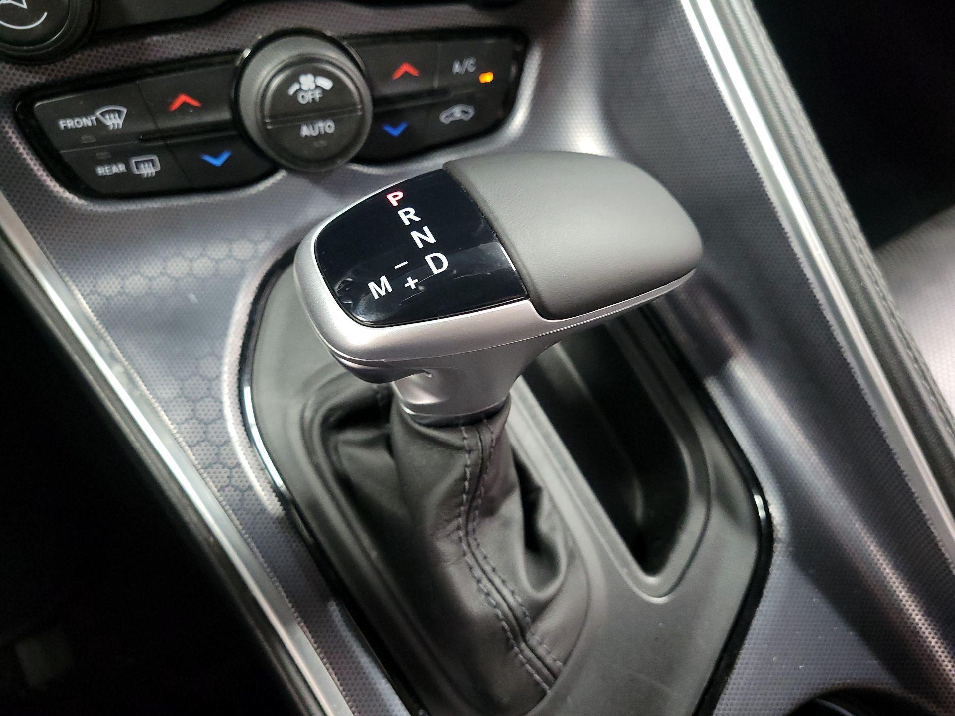 Thumbnail: 2015 Dodge Challenger - 16