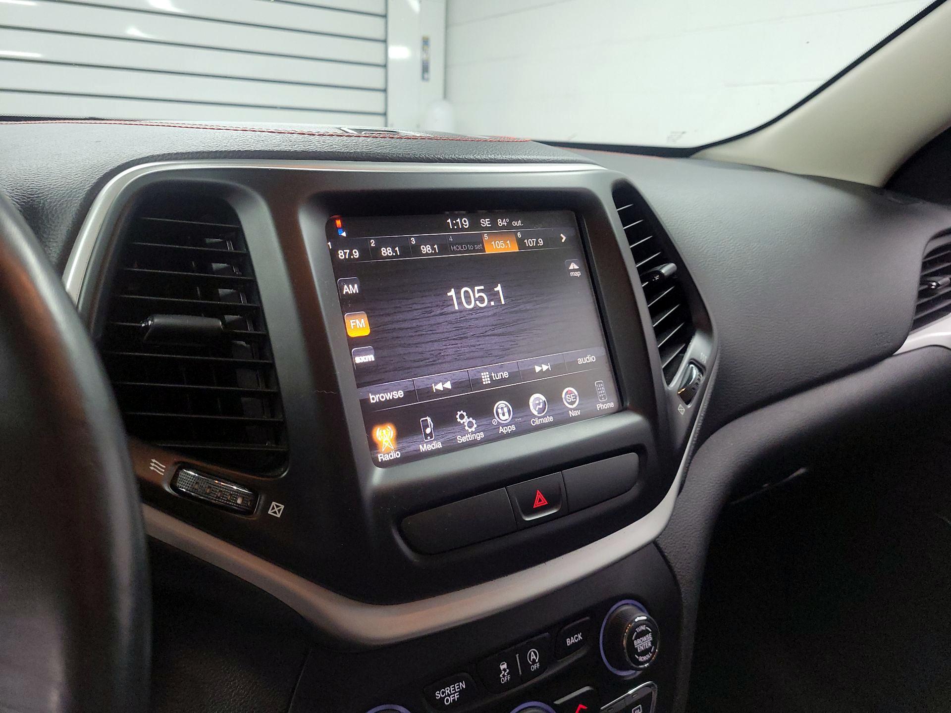 Thumbnail: 2015 Jeep Cherokee - 13