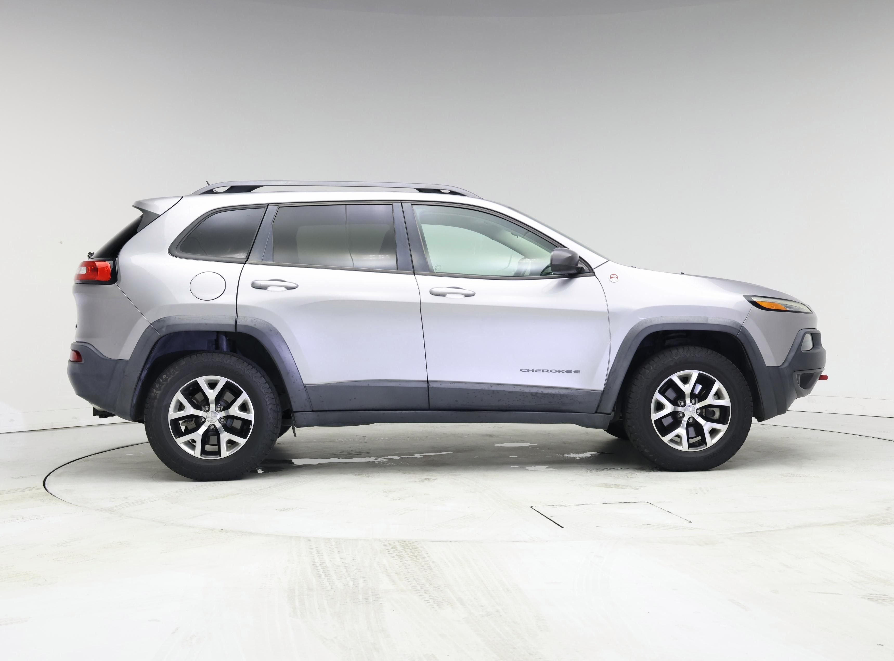 Thumbnail: 2015 Jeep Cherokee - 7