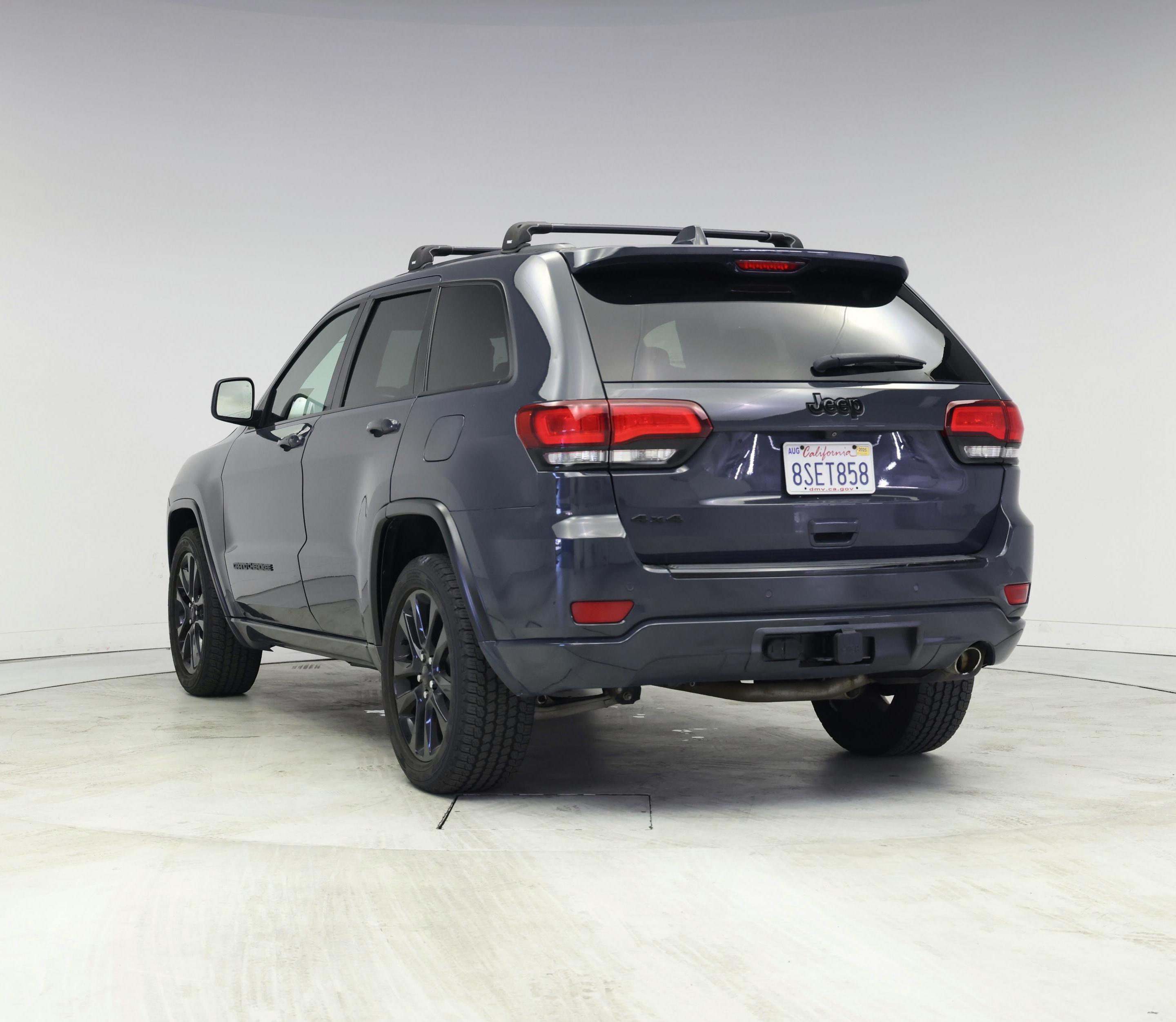 Thumbnail: 2017 Jeep Grand Cherokee - 2