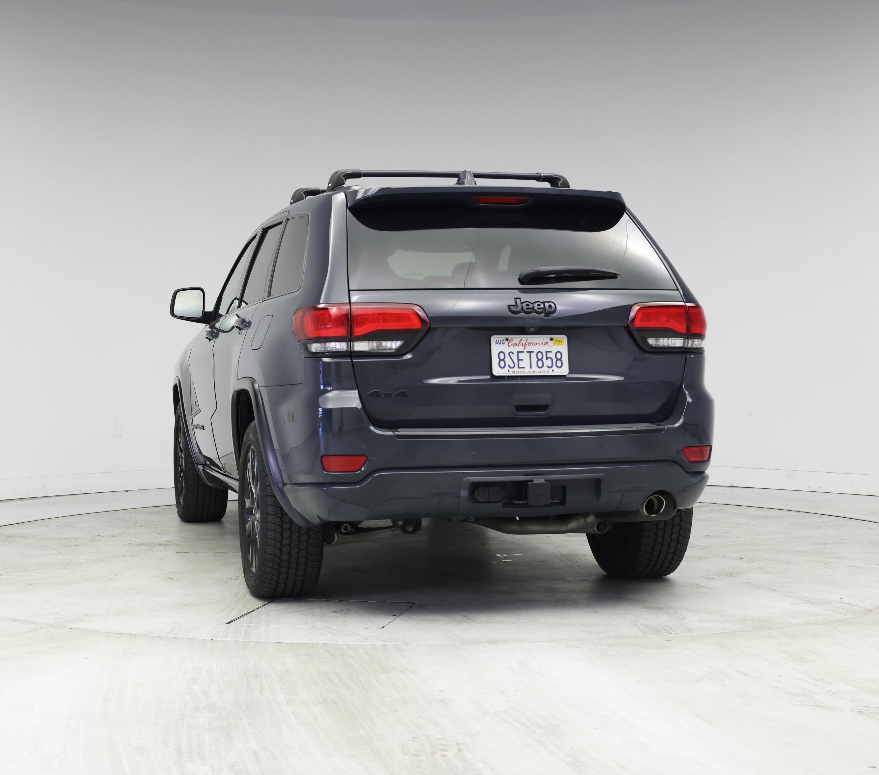 Thumbnail: 2017 Jeep Grand Cherokee - 6