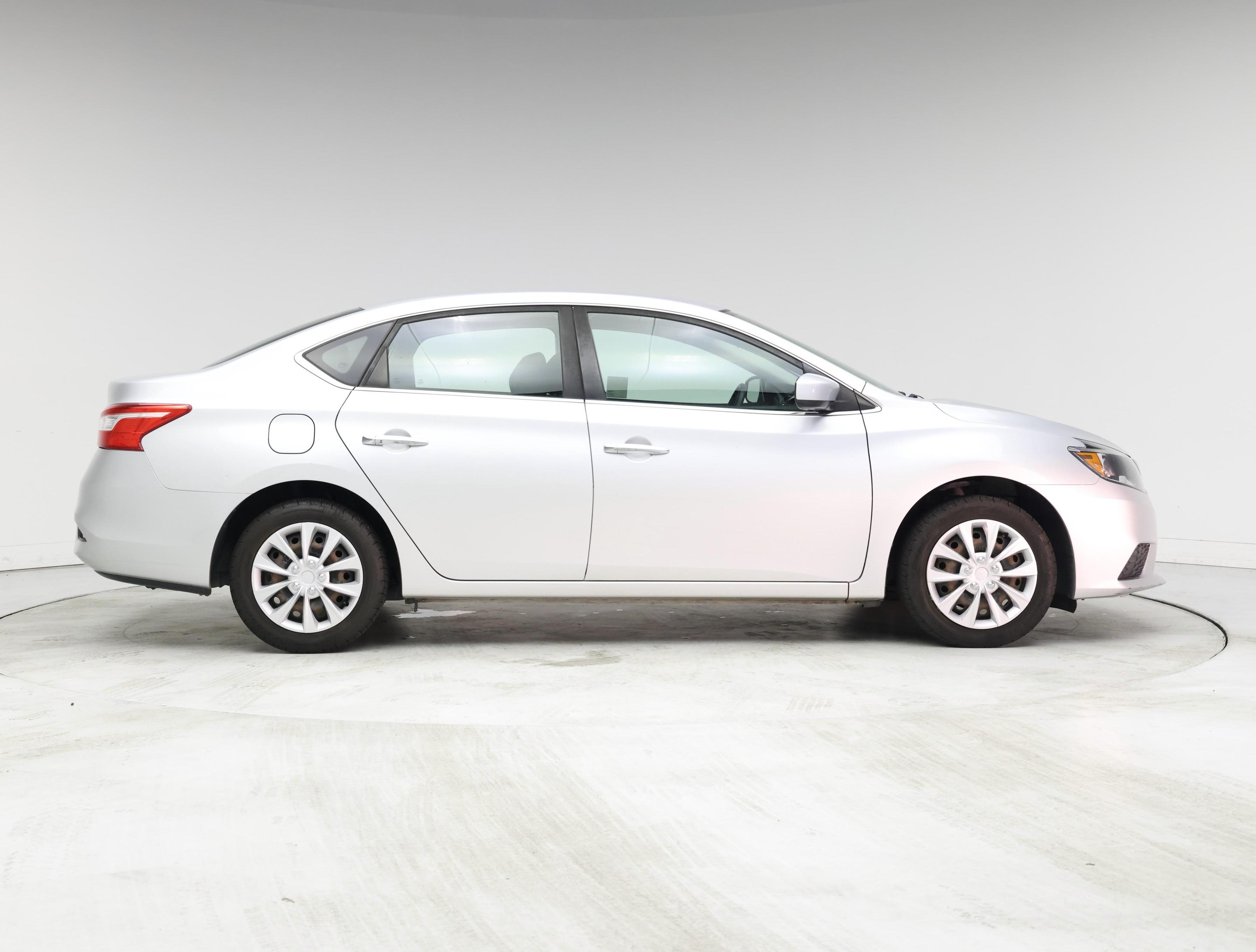 Thumbnail: 2017 Nissan Sentra - 7