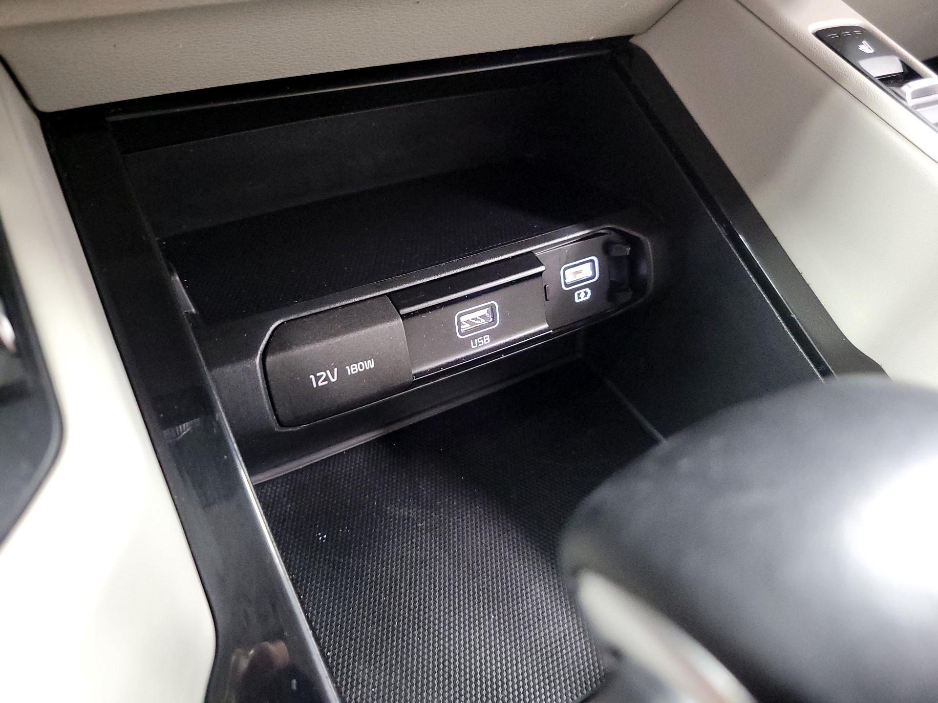 Thumbnail: 2020 Kia Telluride - 17