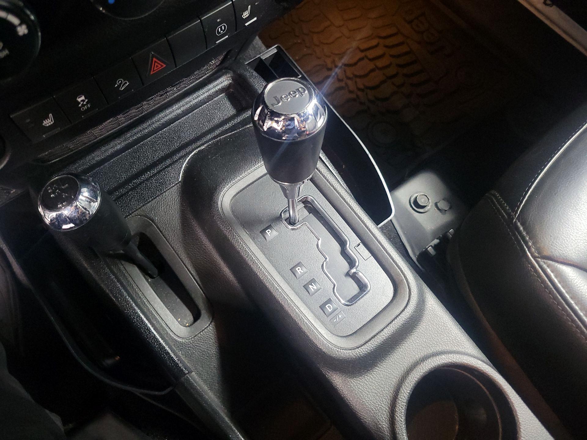 Thumbnail: 2016 Jeep Wrangler - 17