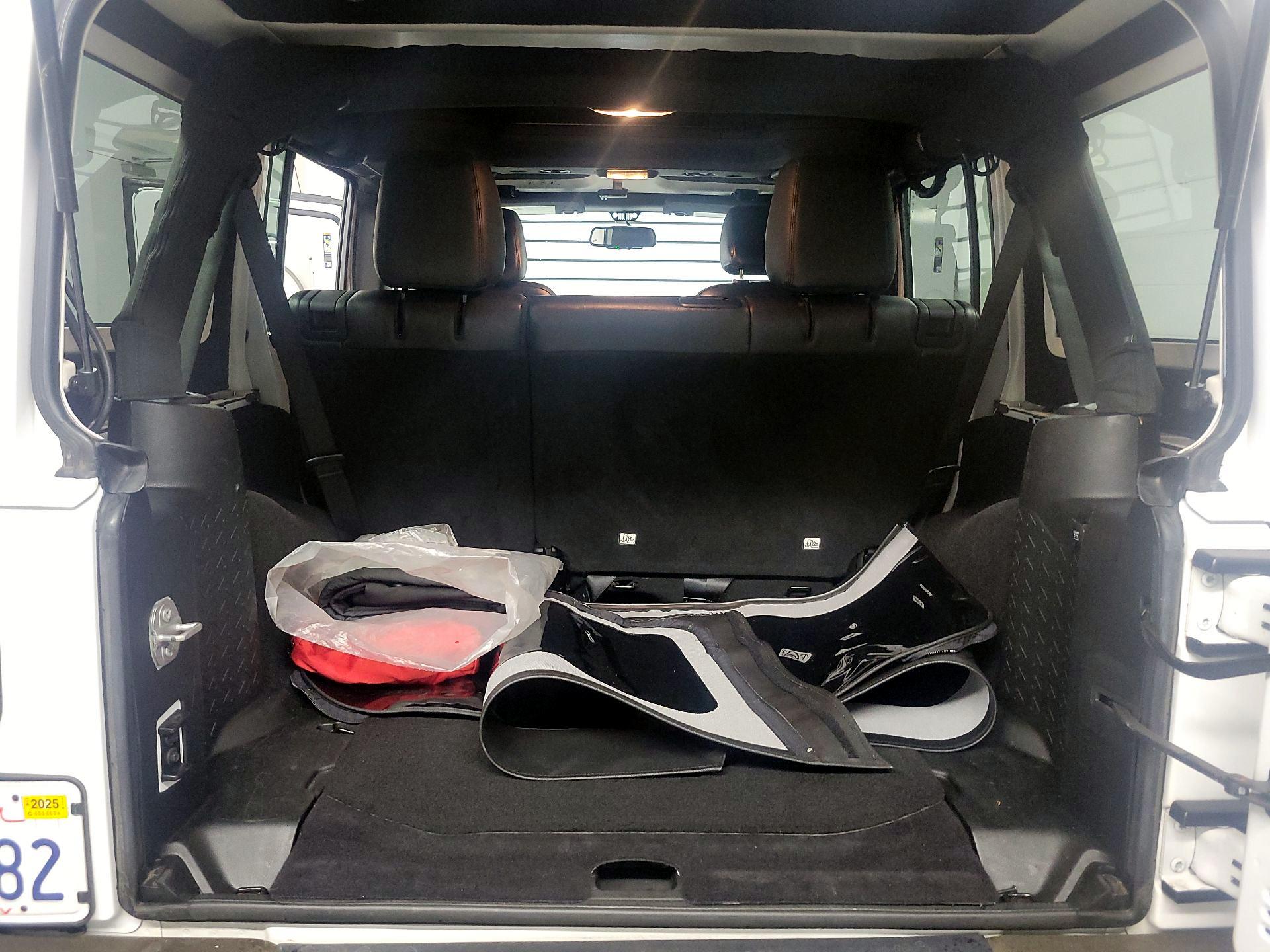 Thumbnail: 2016 Jeep Wrangler - 20