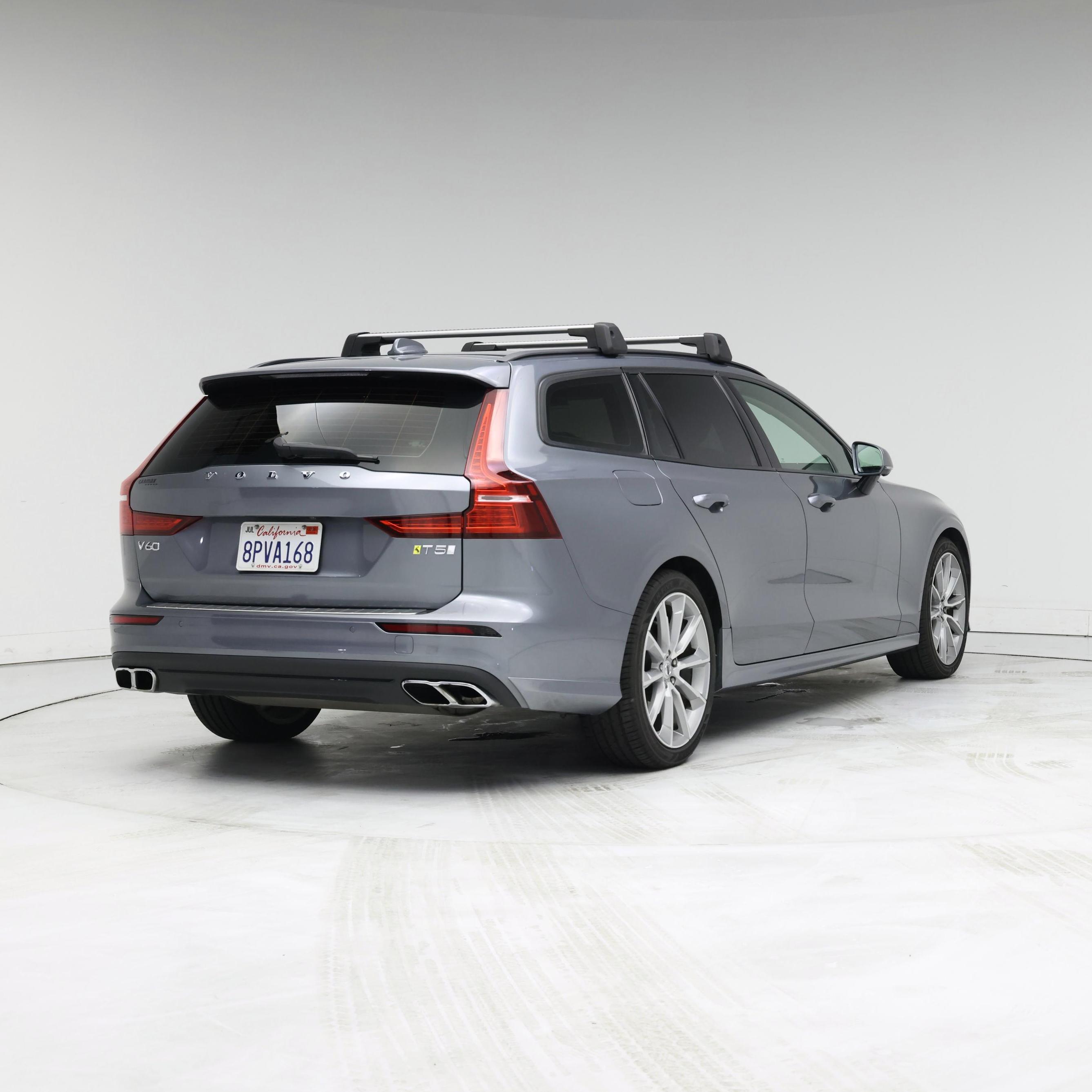 Thumbnail: 2020 Volvo V60 - 8