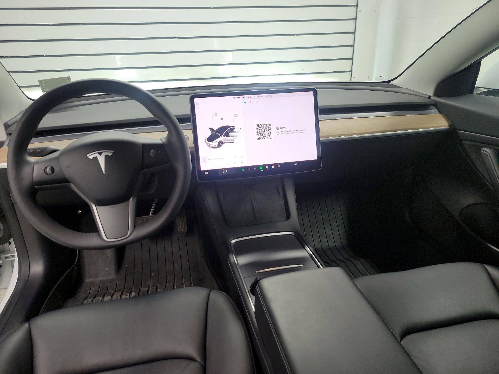 Thumbnail: 2021 Tesla Model 3 - 9