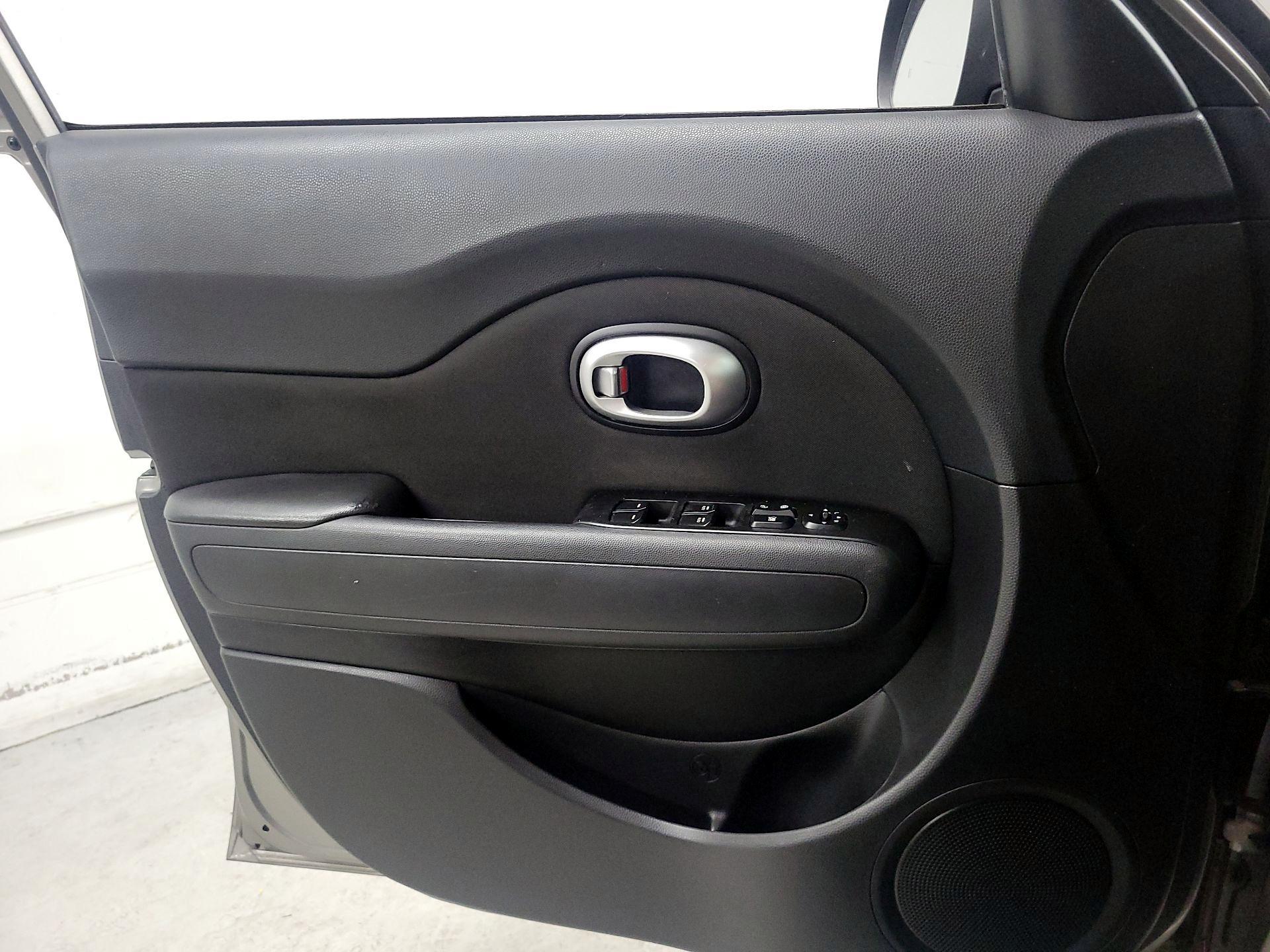 Thumbnail: 2015 Kia Soul - 12